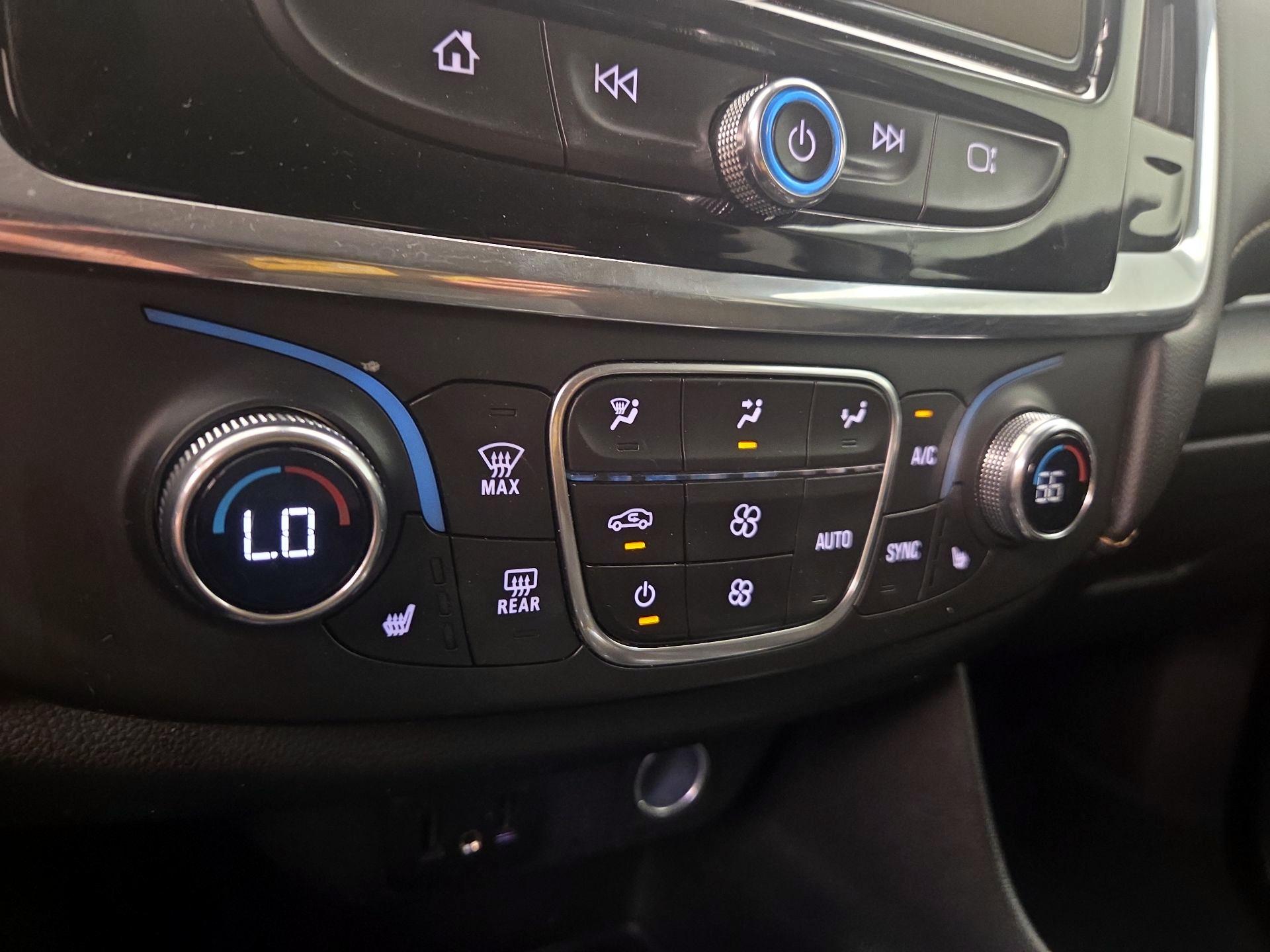 Thumbnail: 2020 Chevrolet Traverse - 16