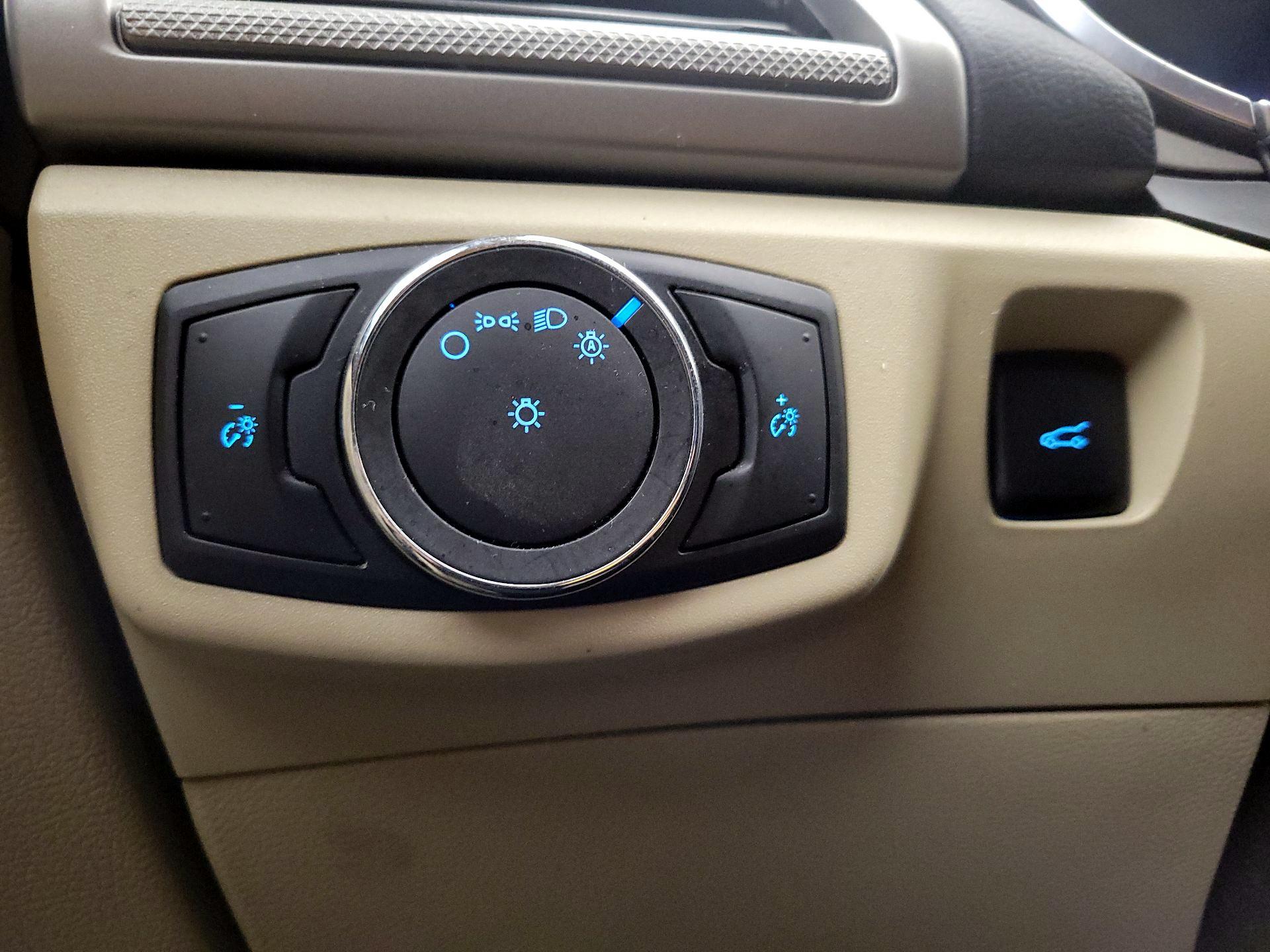 Thumbnail: 2016 Ford Fusion - 13