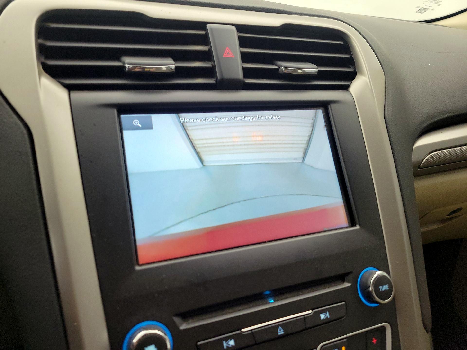 Thumbnail: 2016 Ford Fusion - 14