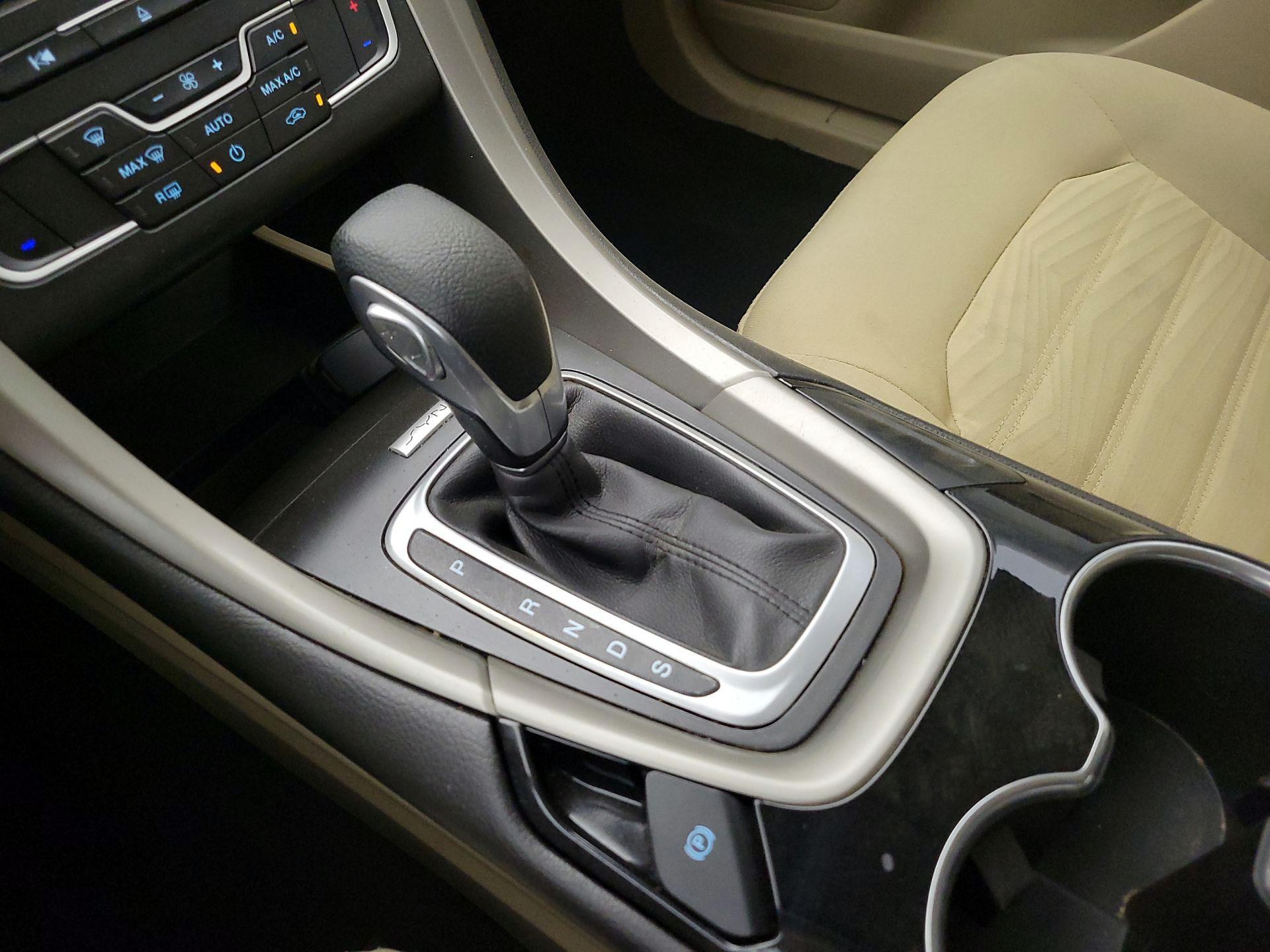 Thumbnail: 2016 Ford Fusion - 17
