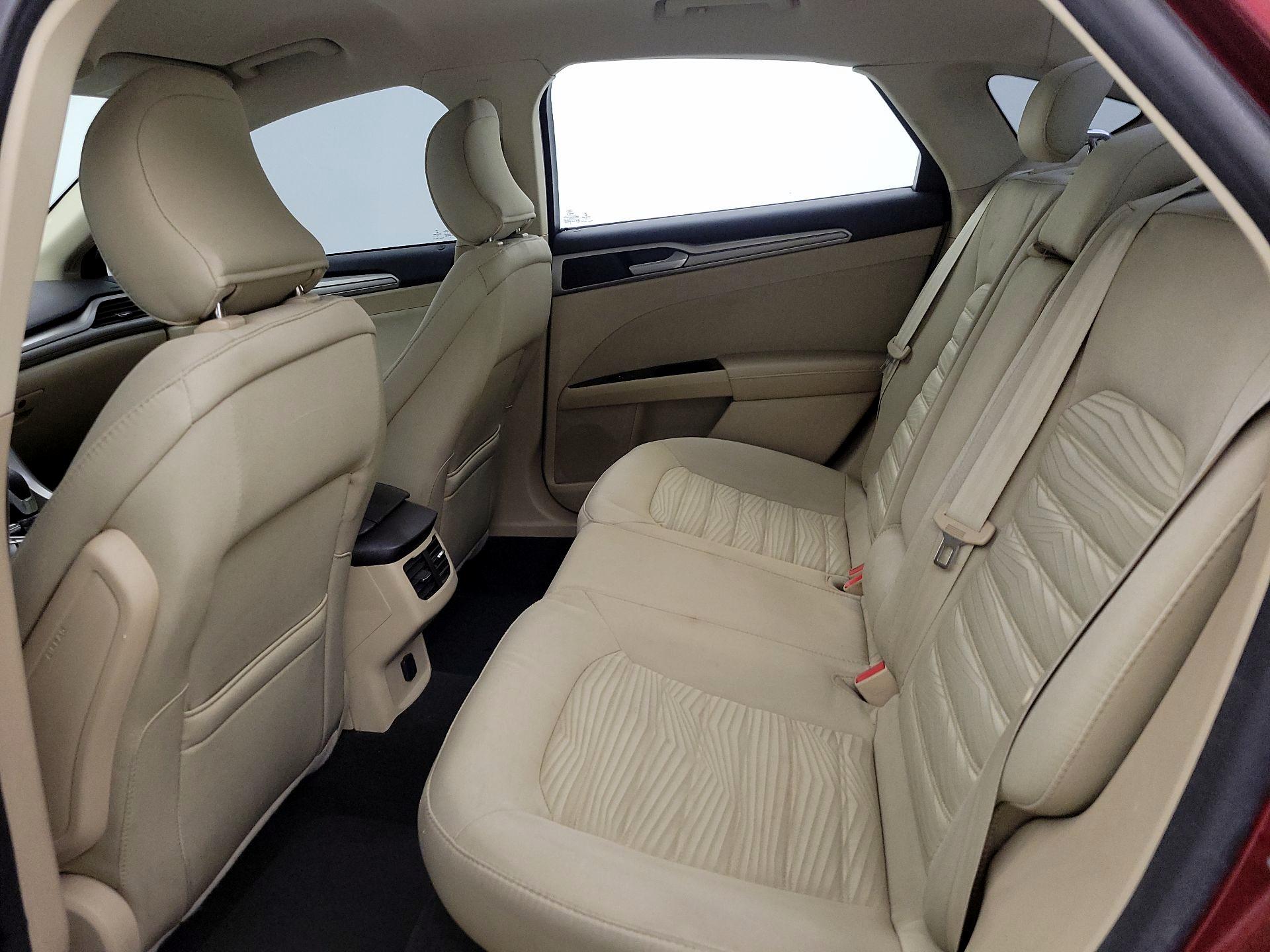 Thumbnail: 2016 Ford Fusion - 19