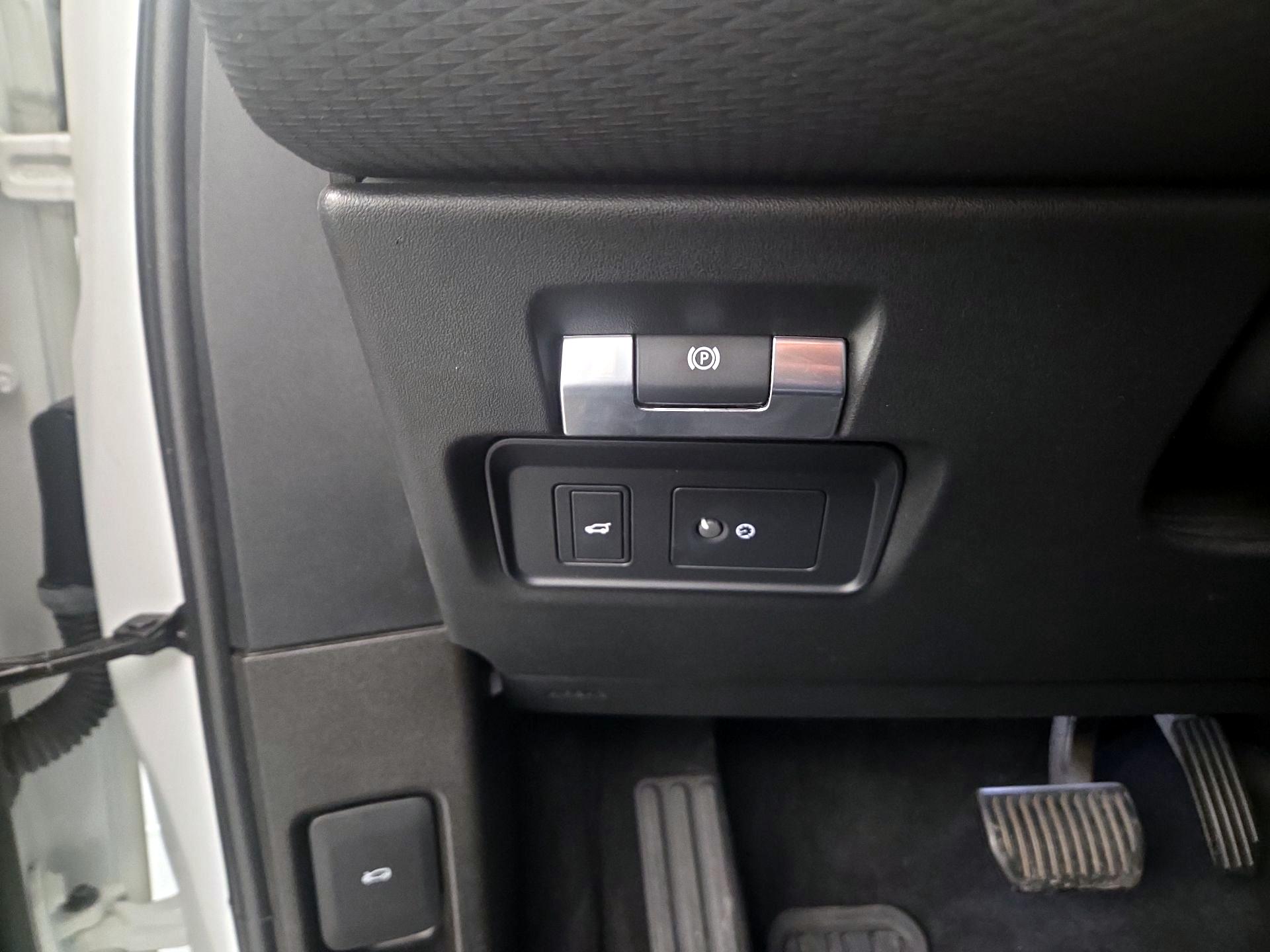 Thumbnail: 2020 Land Rover Range Rover Evoque - 13