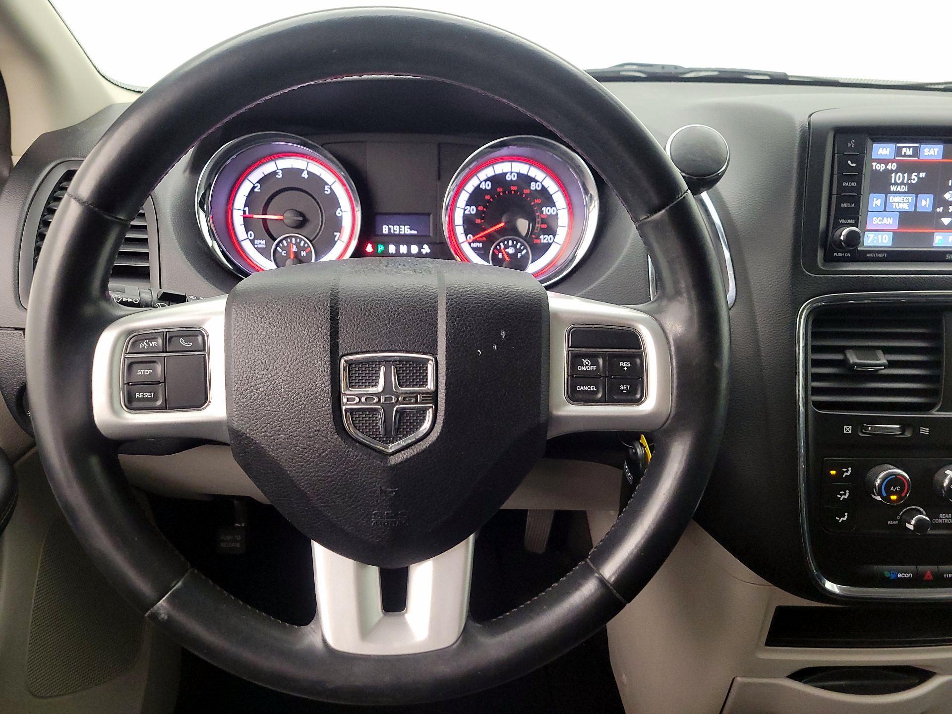 Thumbnail: 2017 Dodge Grand Caravan - 10
