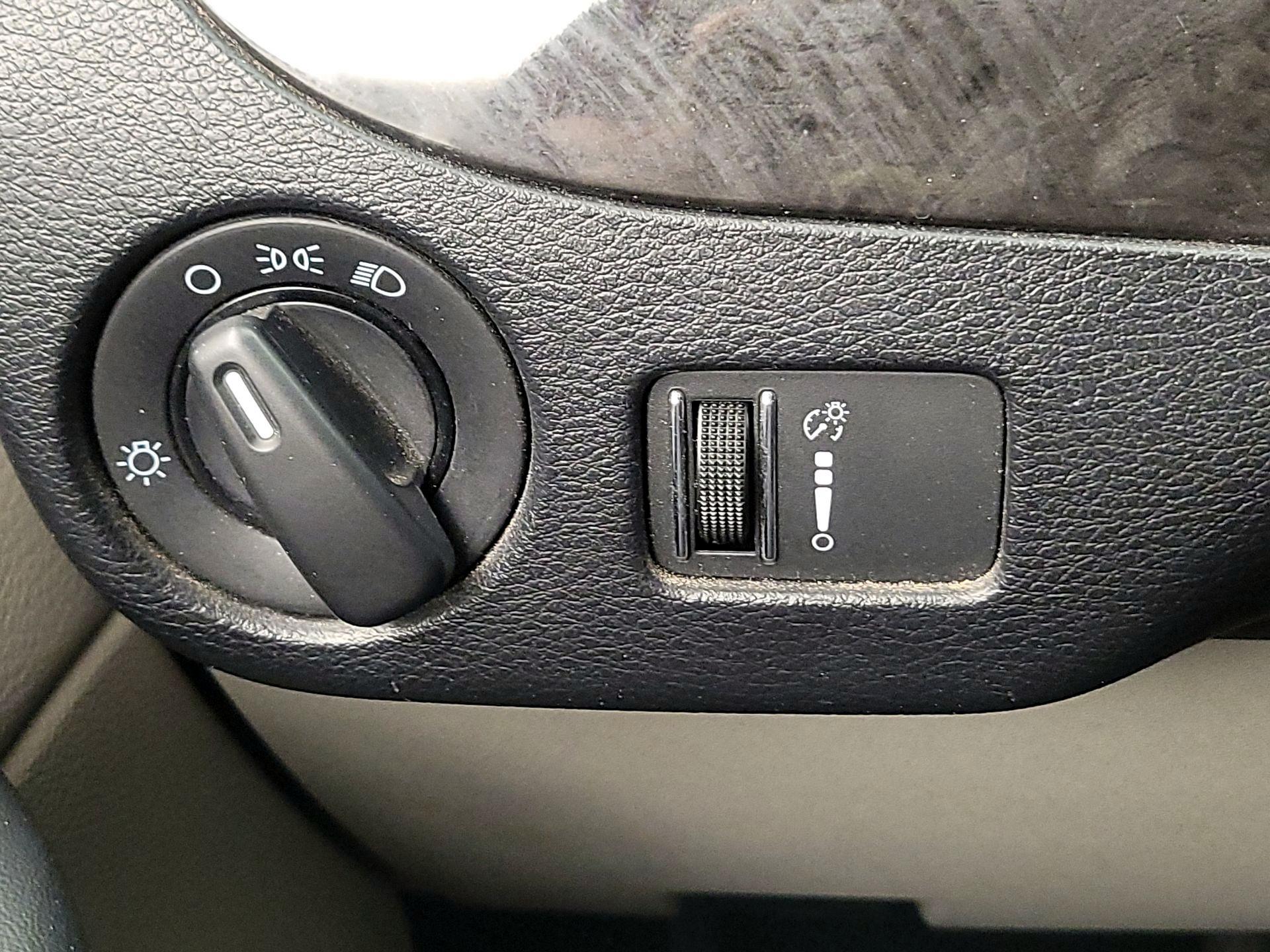 Thumbnail: 2017 Dodge Grand Caravan - 13