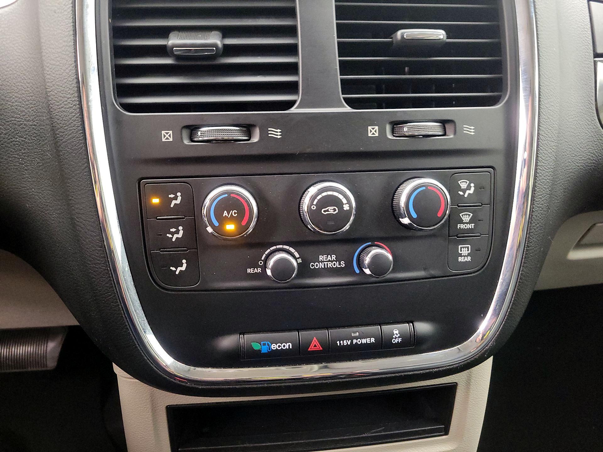 Thumbnail: 2017 Dodge Grand Caravan - 16