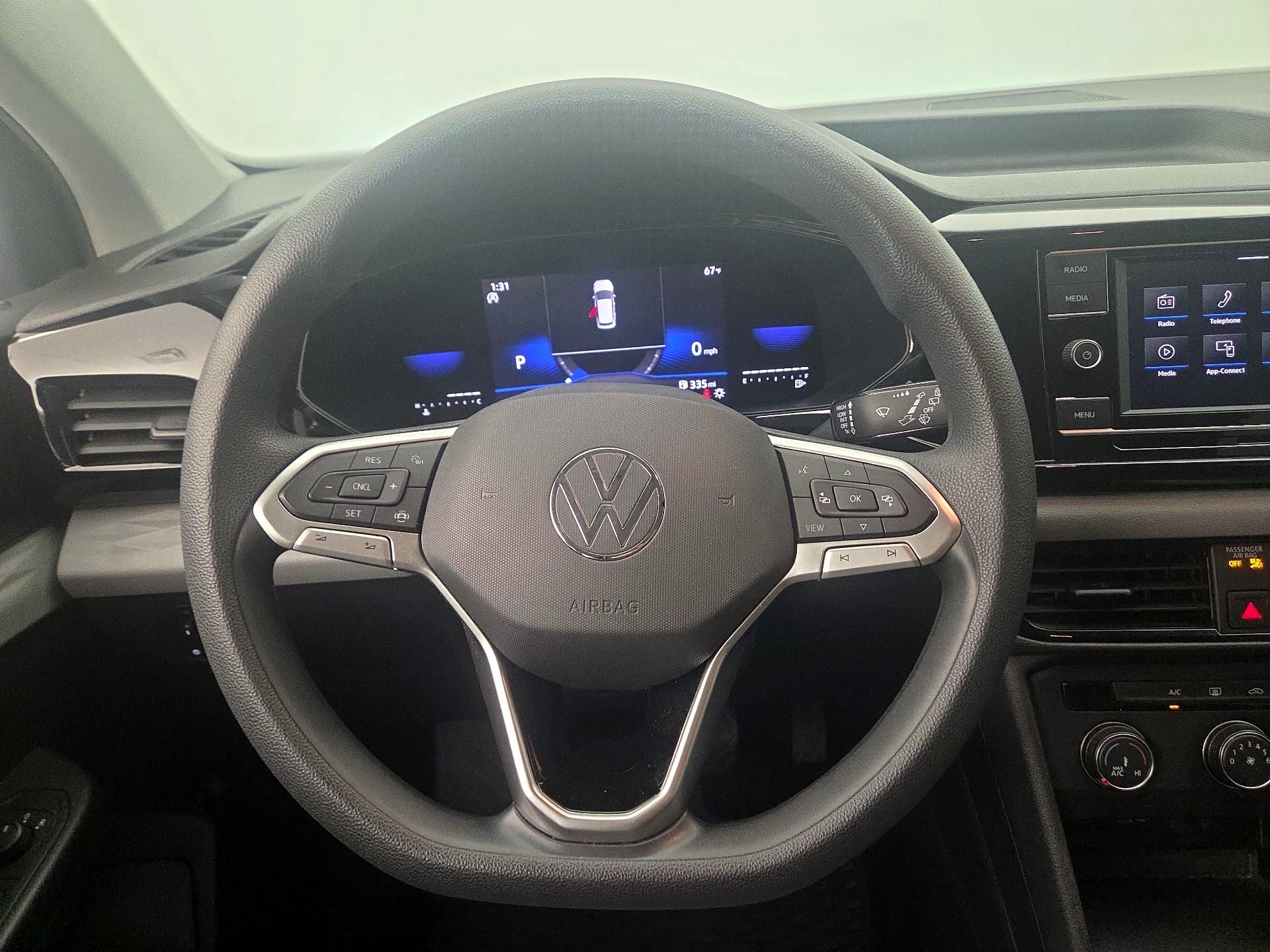 Thumbnail: 2022 Volkswagen Taos - 10