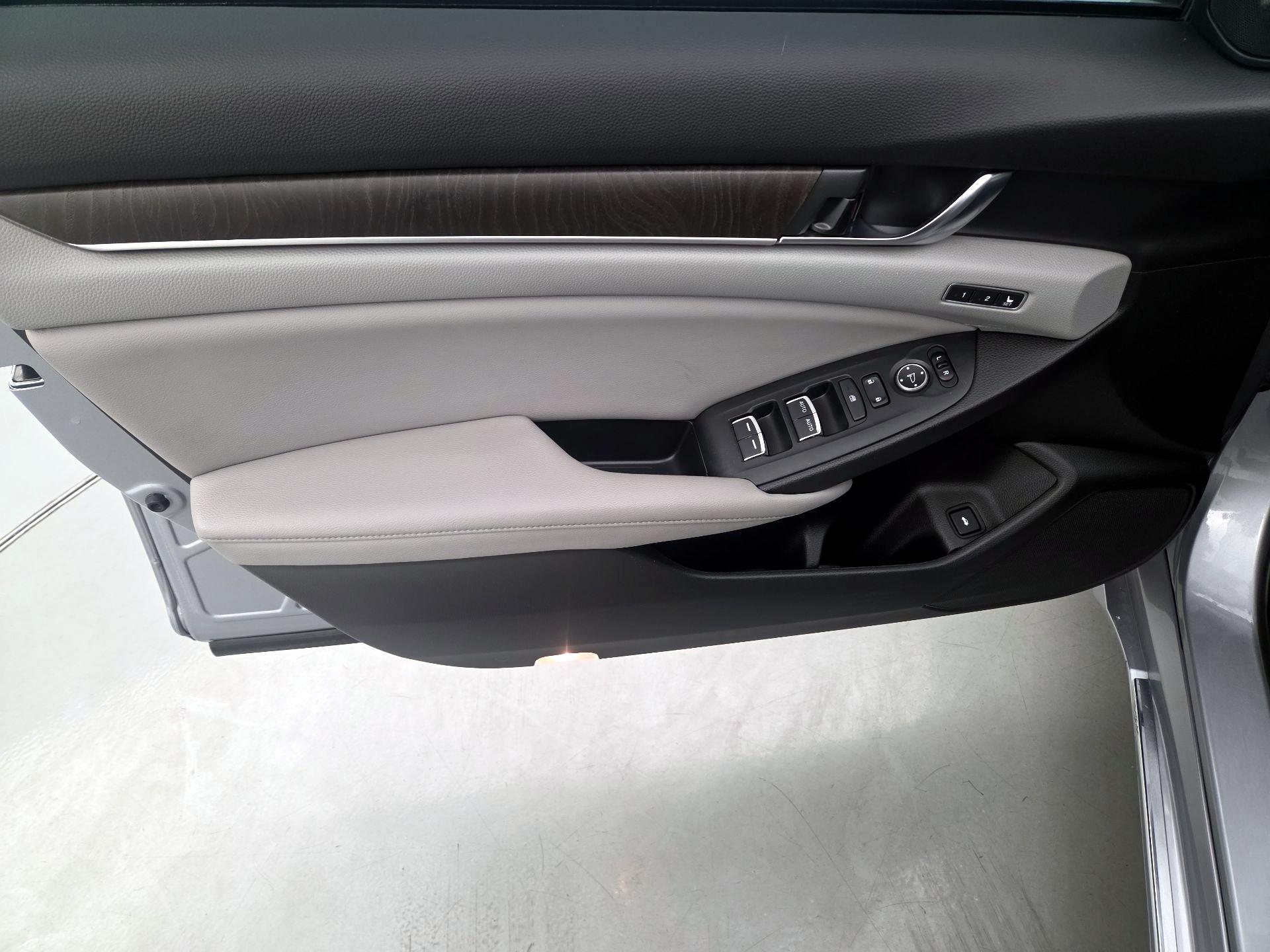 Thumbnail: 2018 Honda Accord - 12