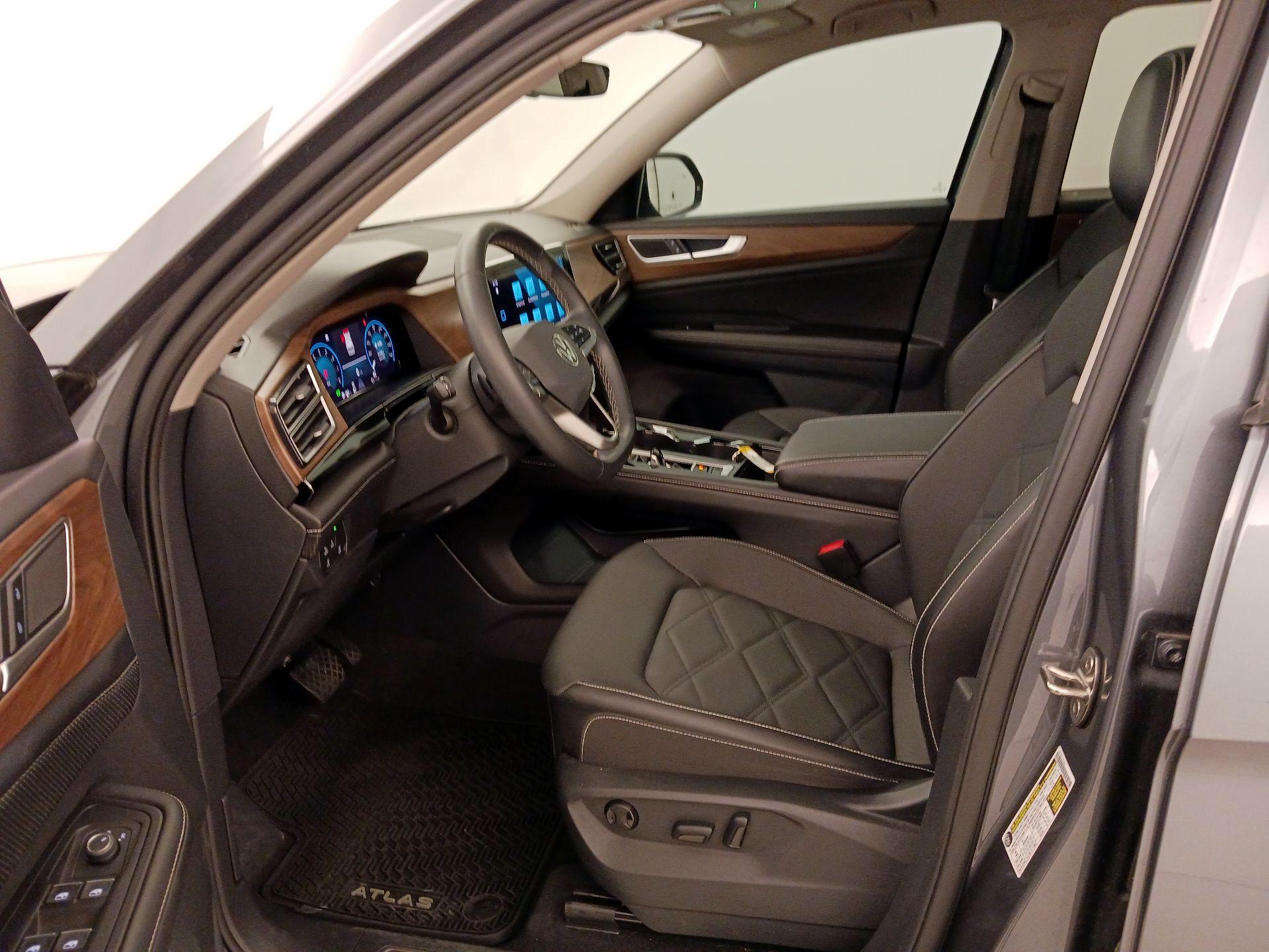 Thumbnail: 2024 Volkswagen Atlas - 11