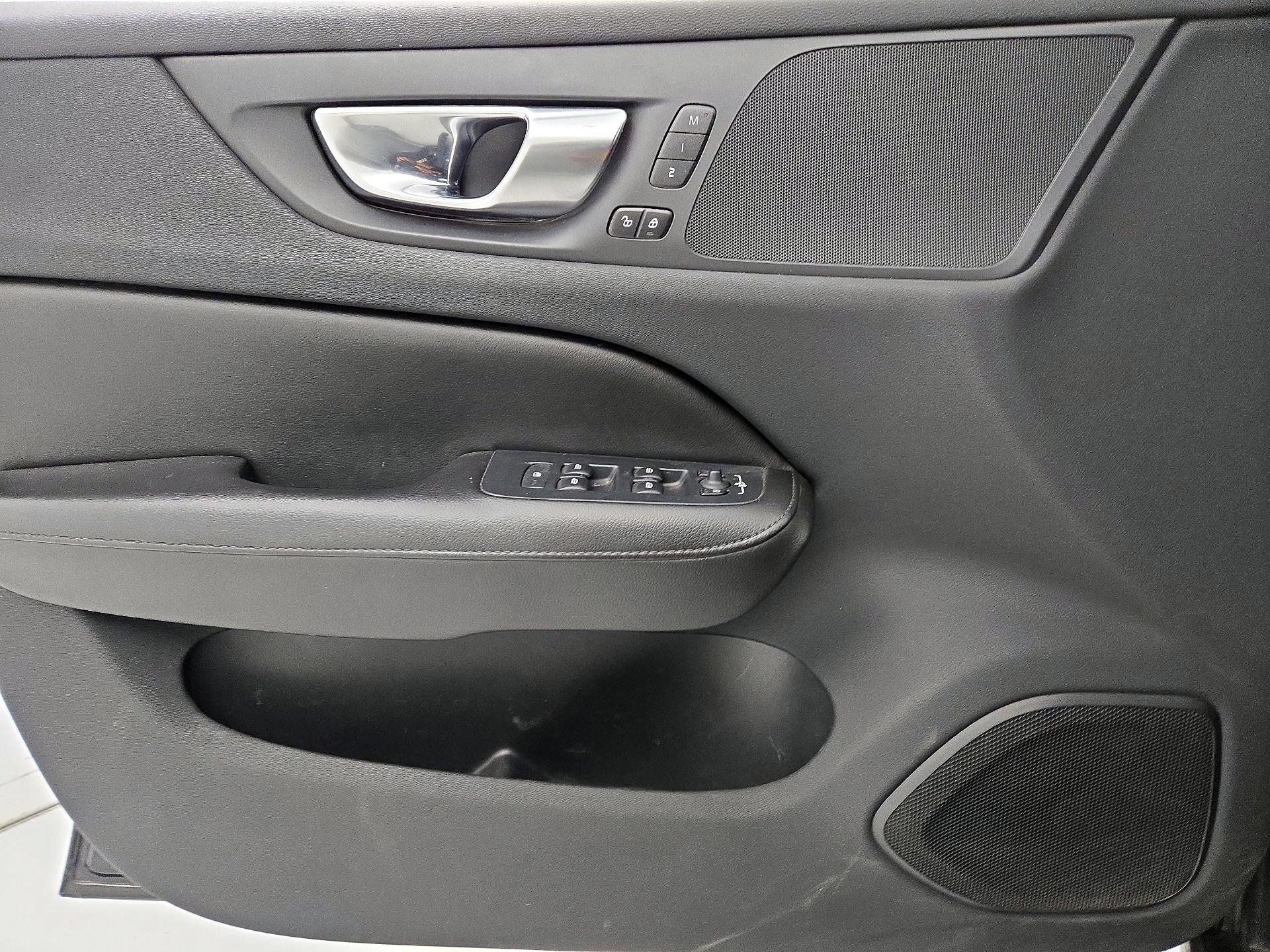 Thumbnail: 2023 Volvo S60 - 12