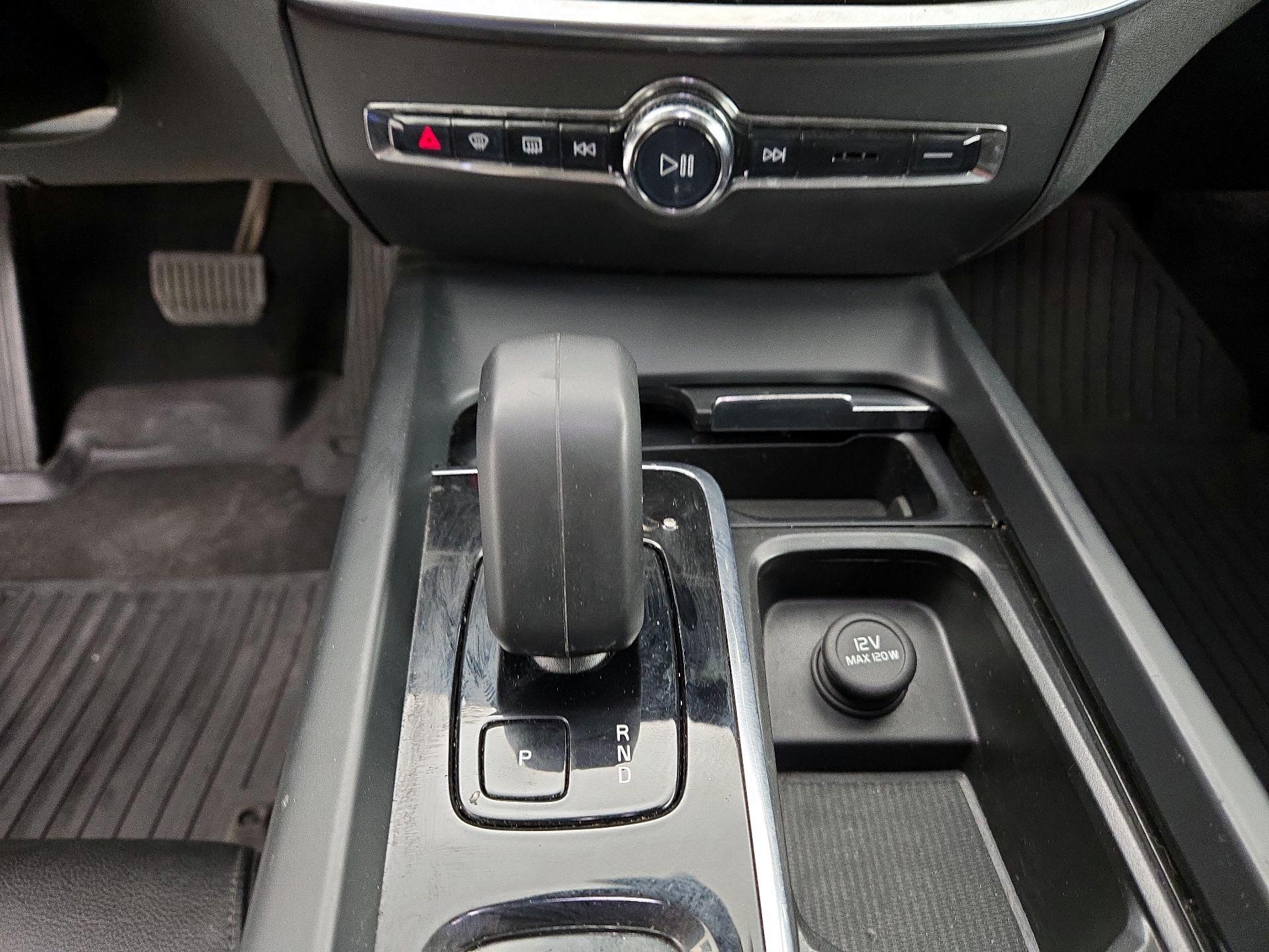 Thumbnail: 2023 Volvo S60 - 18