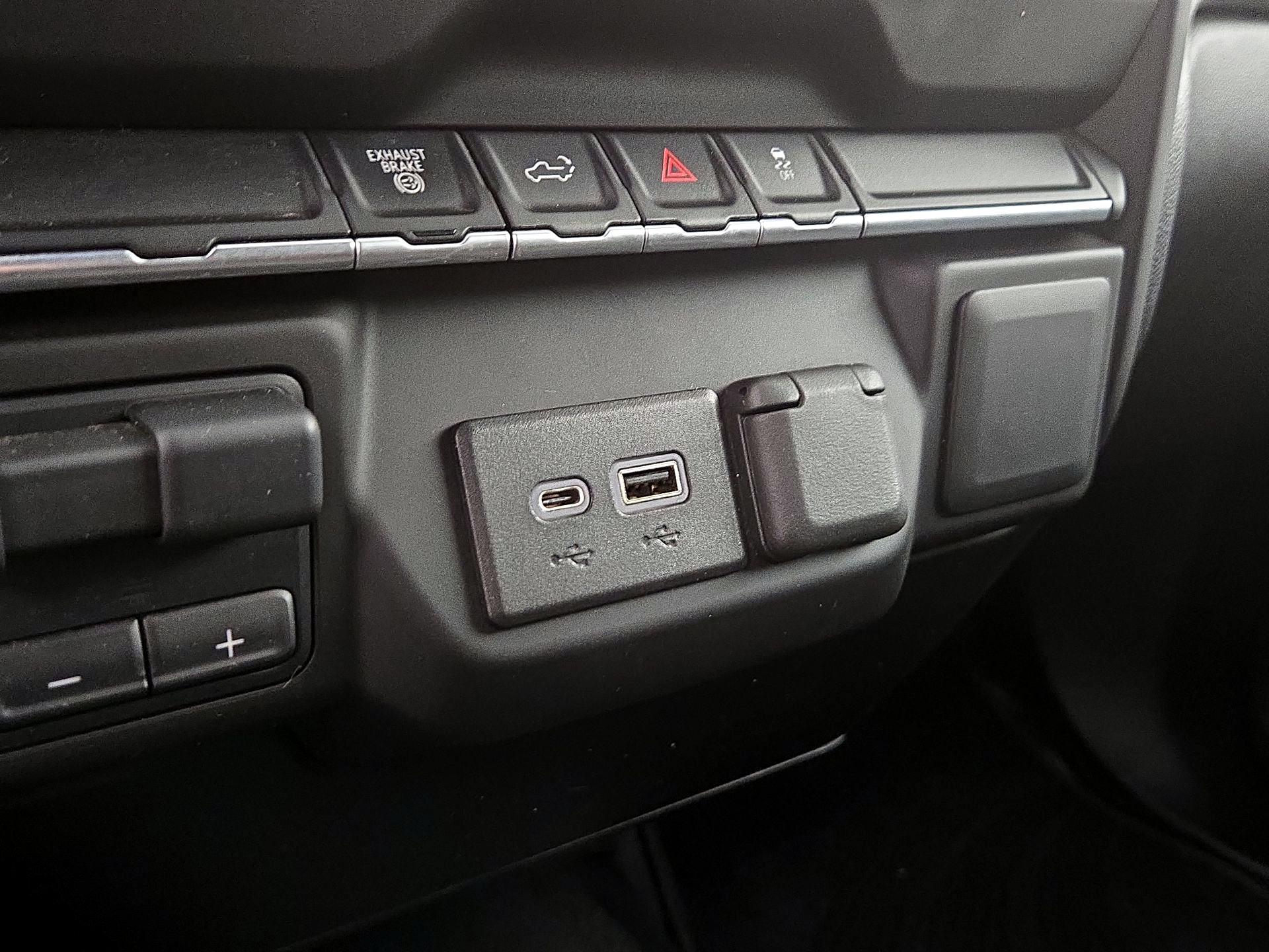 Thumbnail: 2022 GMC Sierra 3500 - 18