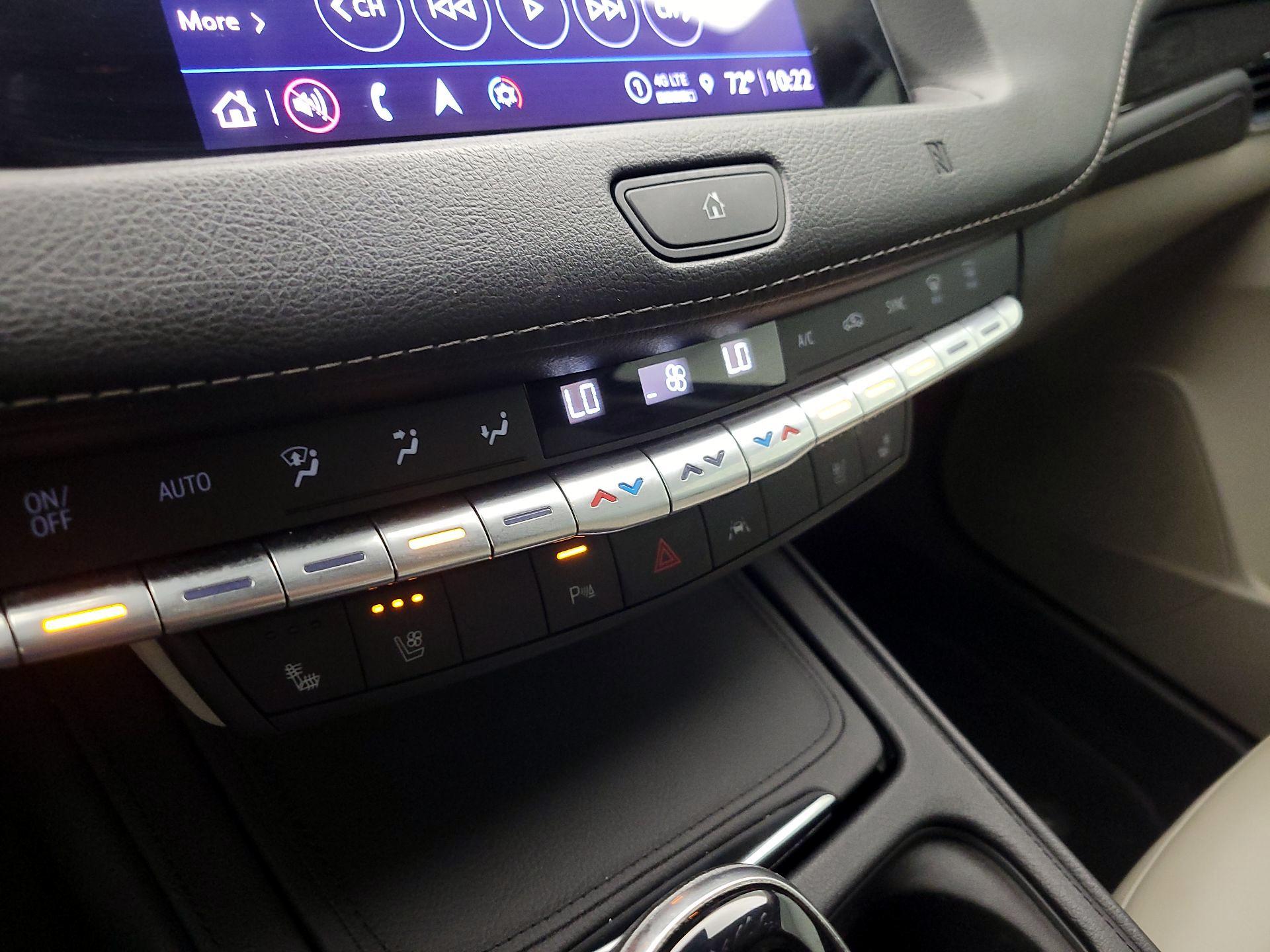 Thumbnail: 2021 Cadillac XT4 - 16