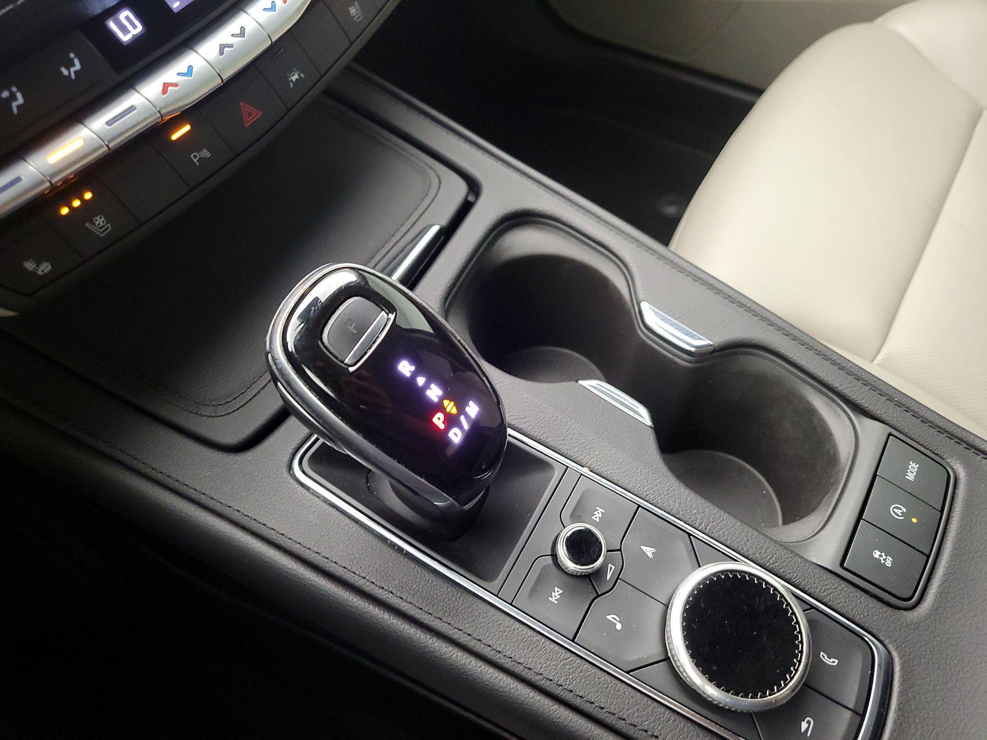 Thumbnail: 2021 Cadillac XT4 - 17