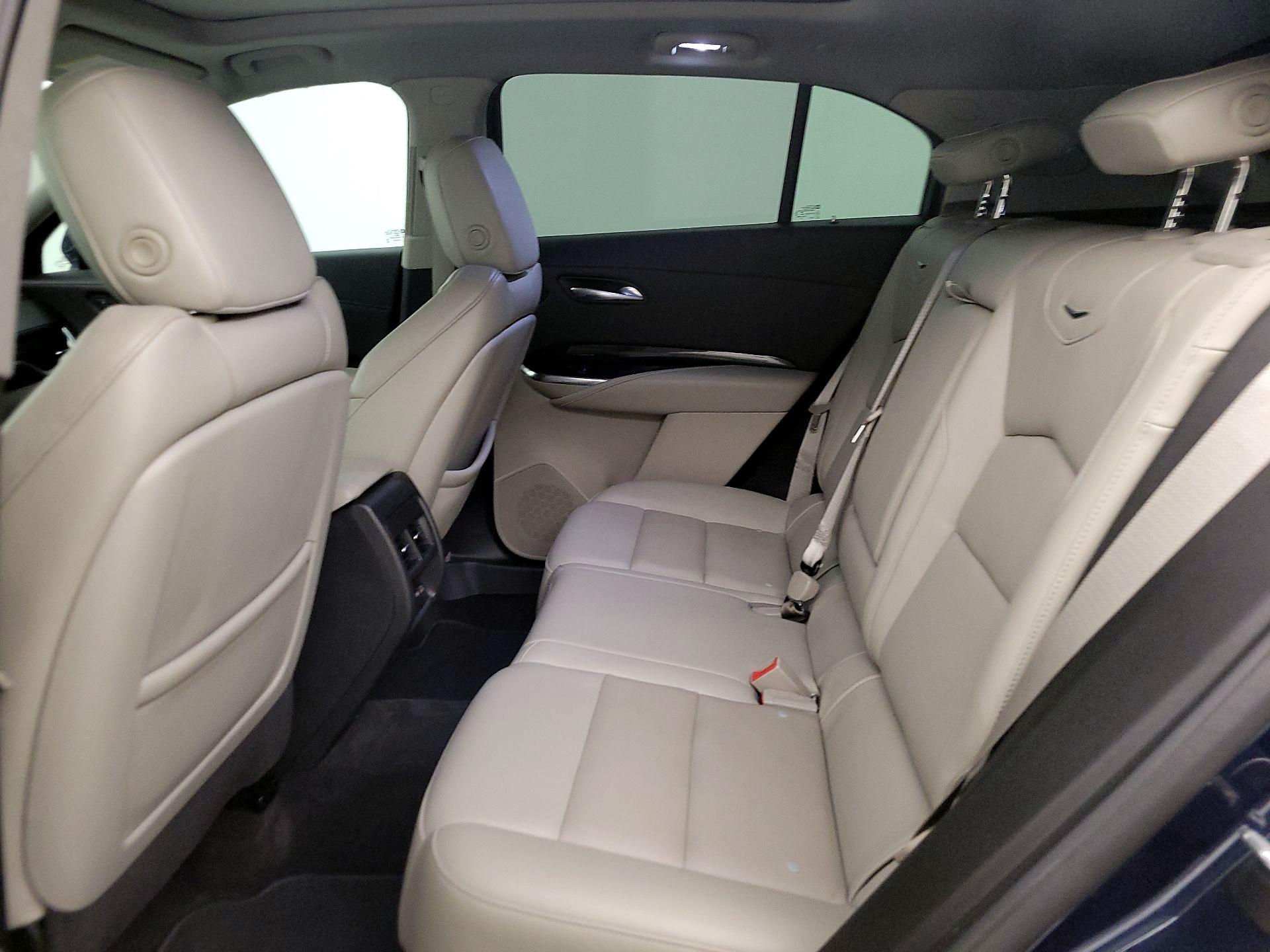 Thumbnail: 2021 Cadillac XT4 - 20