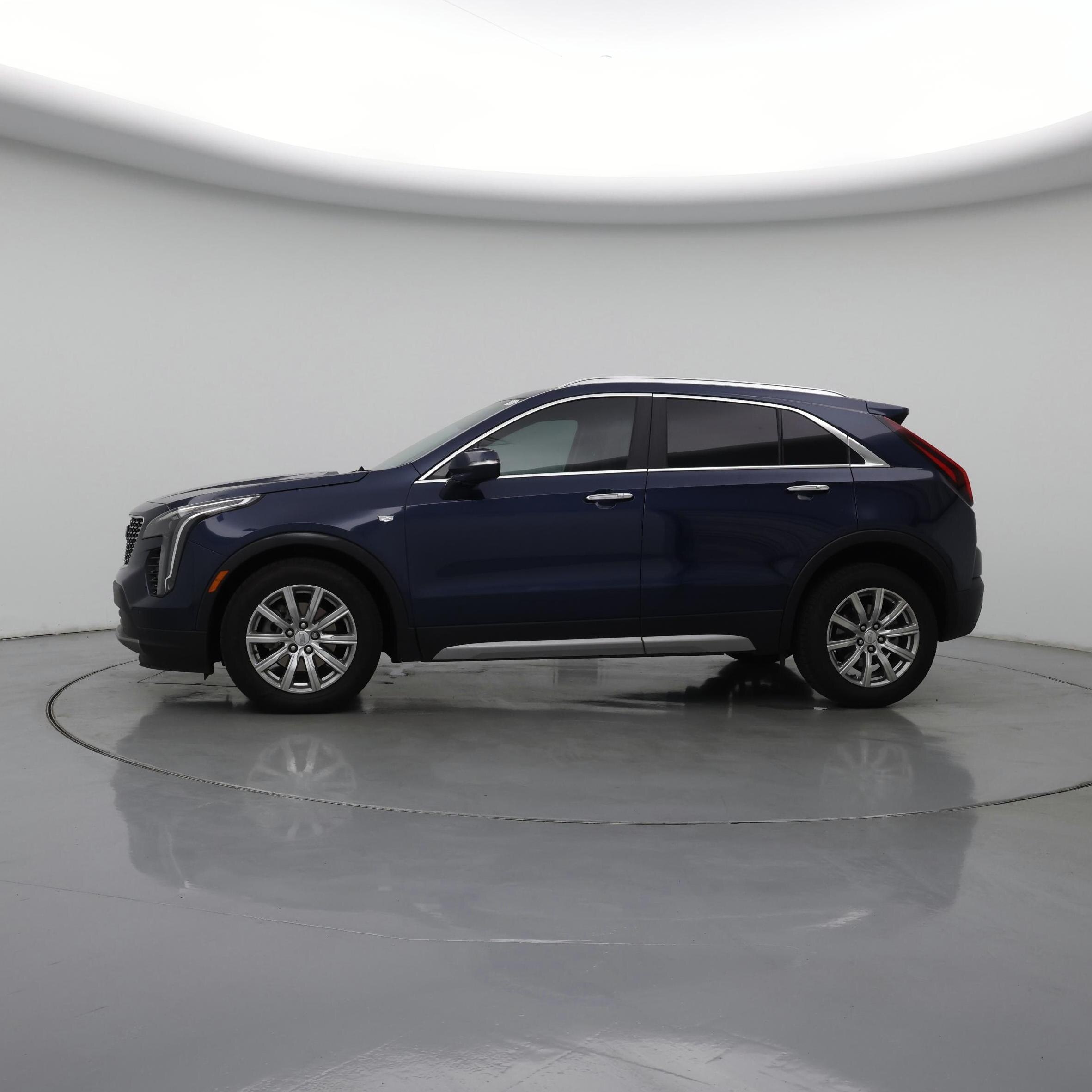 Thumbnail: 2021 Cadillac XT4 - 3