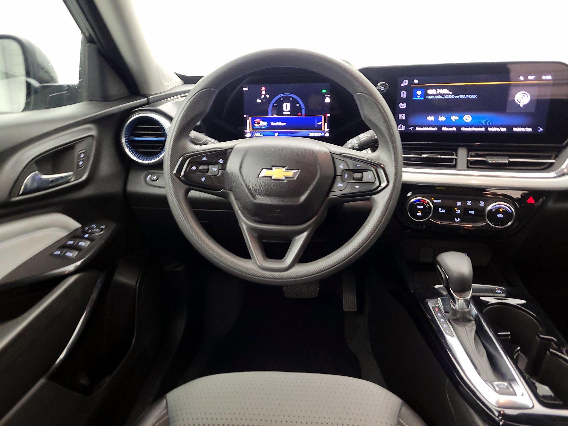Thumbnail: 2025 Chevrolet Trax - 10