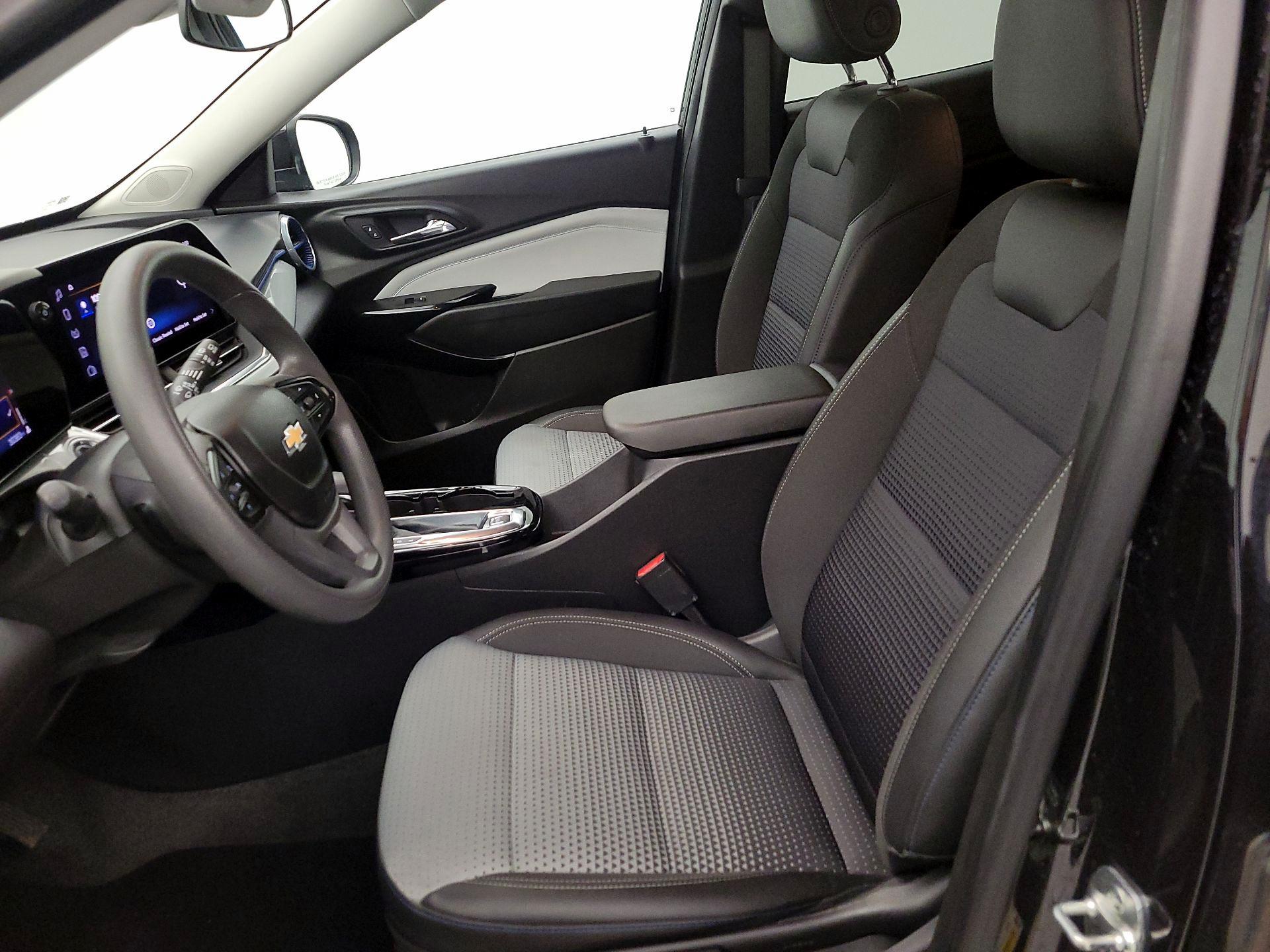 Thumbnail: 2025 Chevrolet Trax - 11
