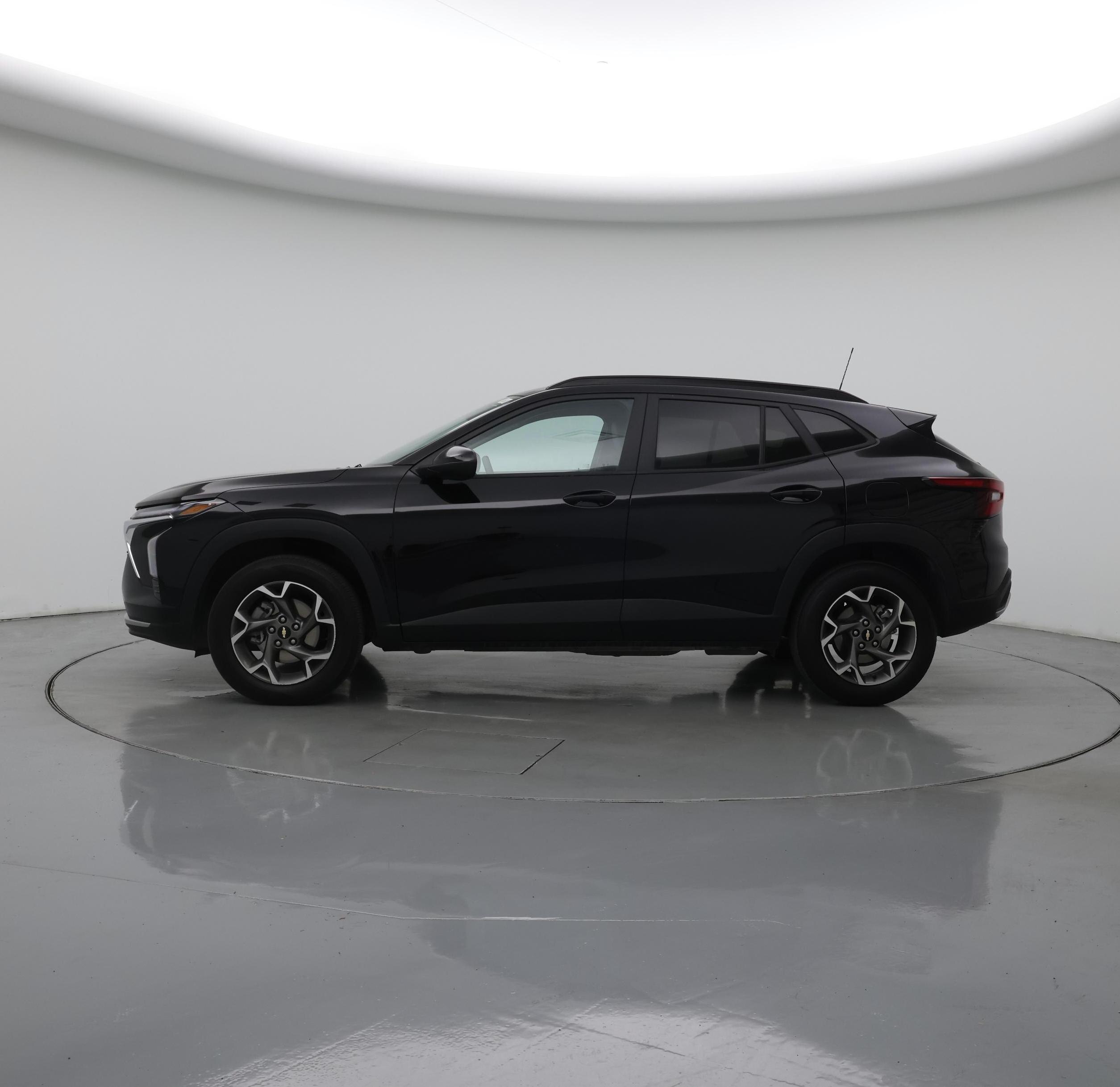 Thumbnail: 2025 Chevrolet Trax - 3