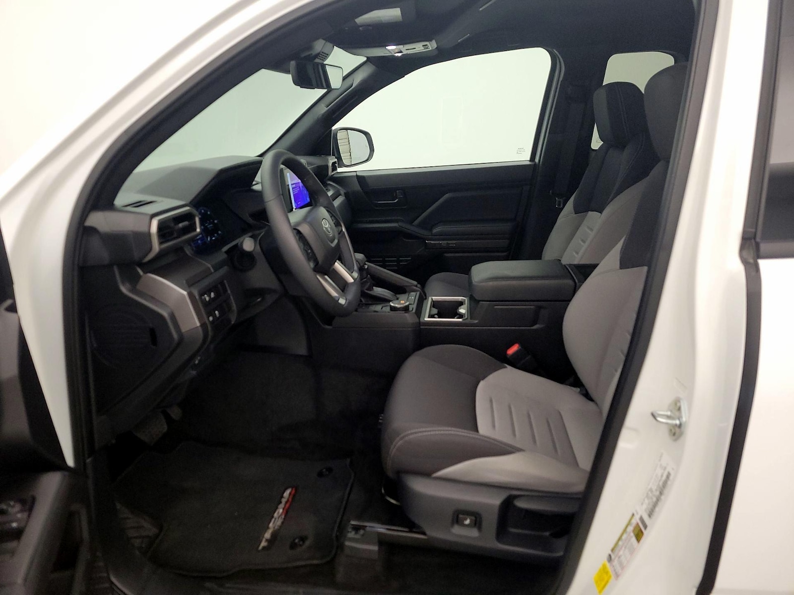 2025 Toyota Tacoma TRD PreRunner - Photo 12