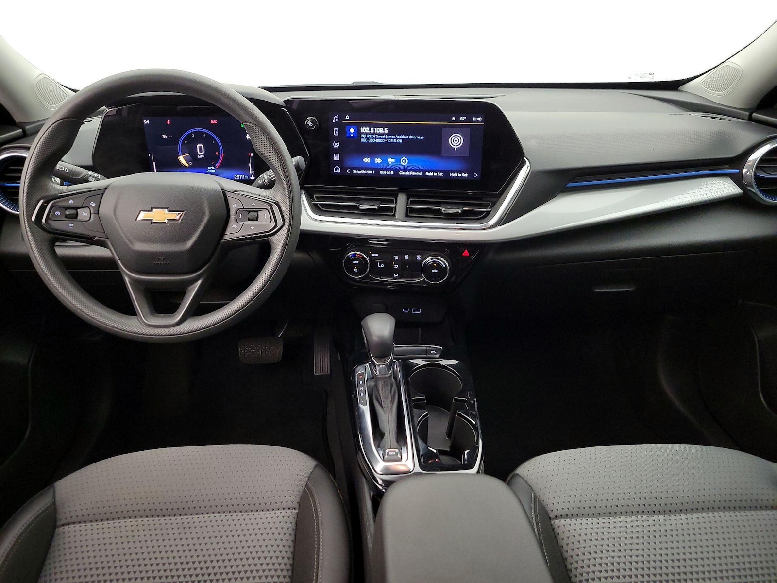 2025 Chevrolet Trax LT - Photo 10