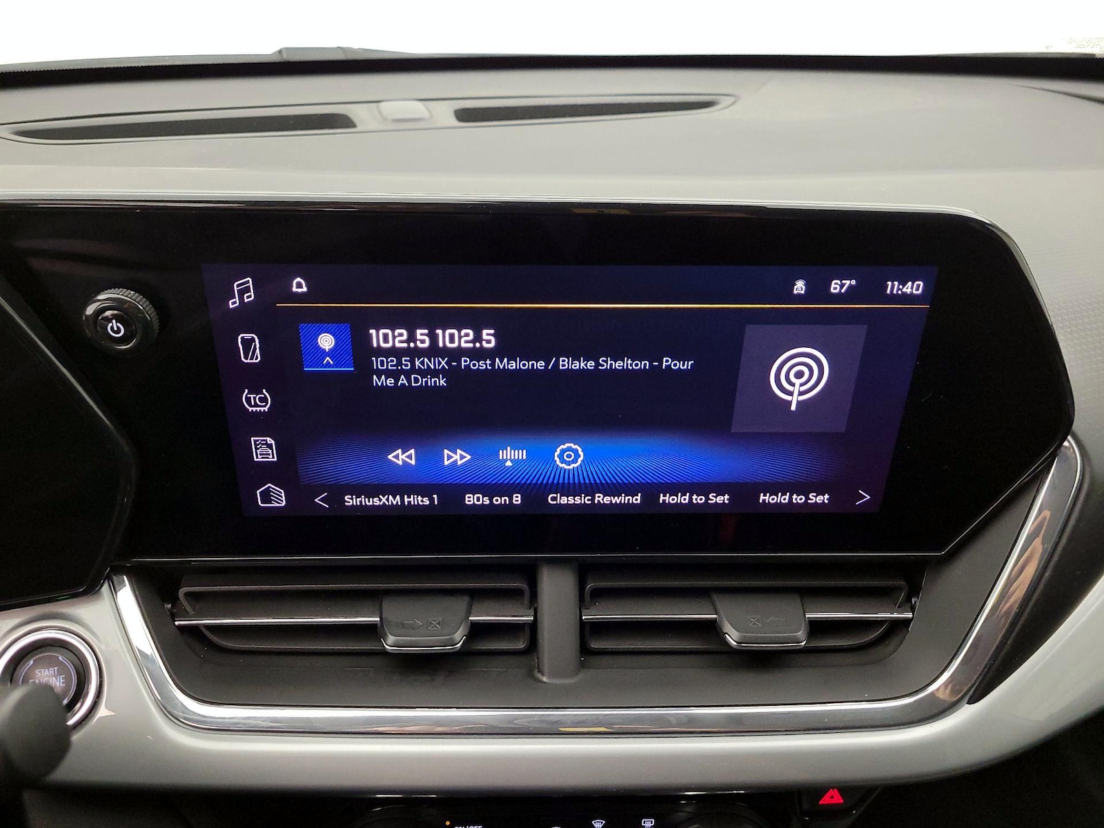 2025 Chevrolet Trax LT - Photo 16