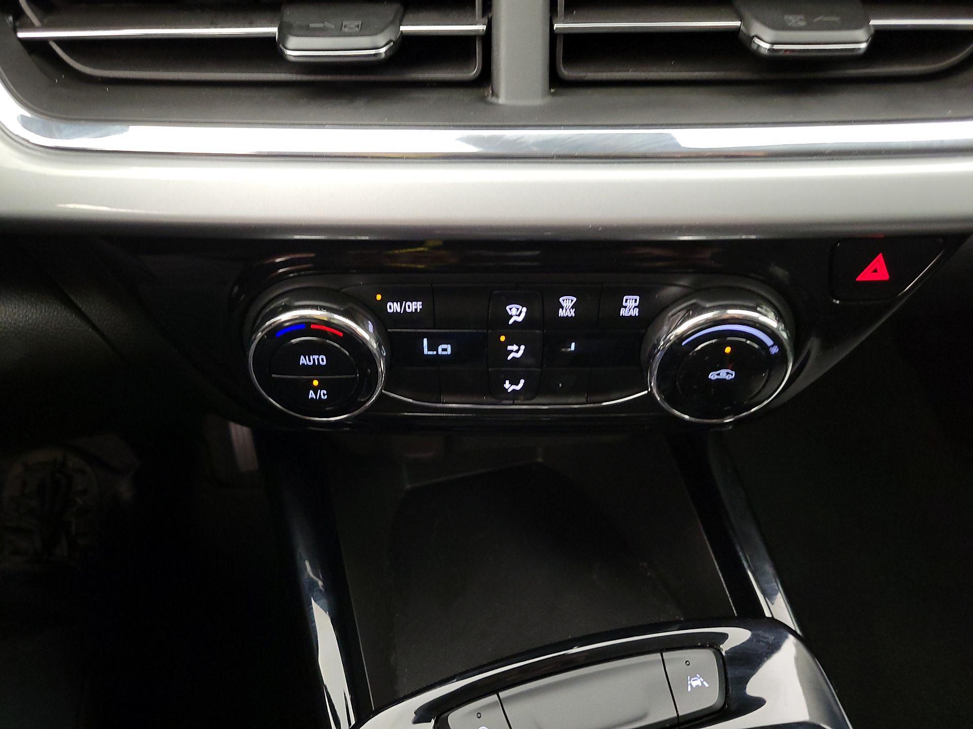 Thumbnail: 2025 Chevrolet Trax - 16