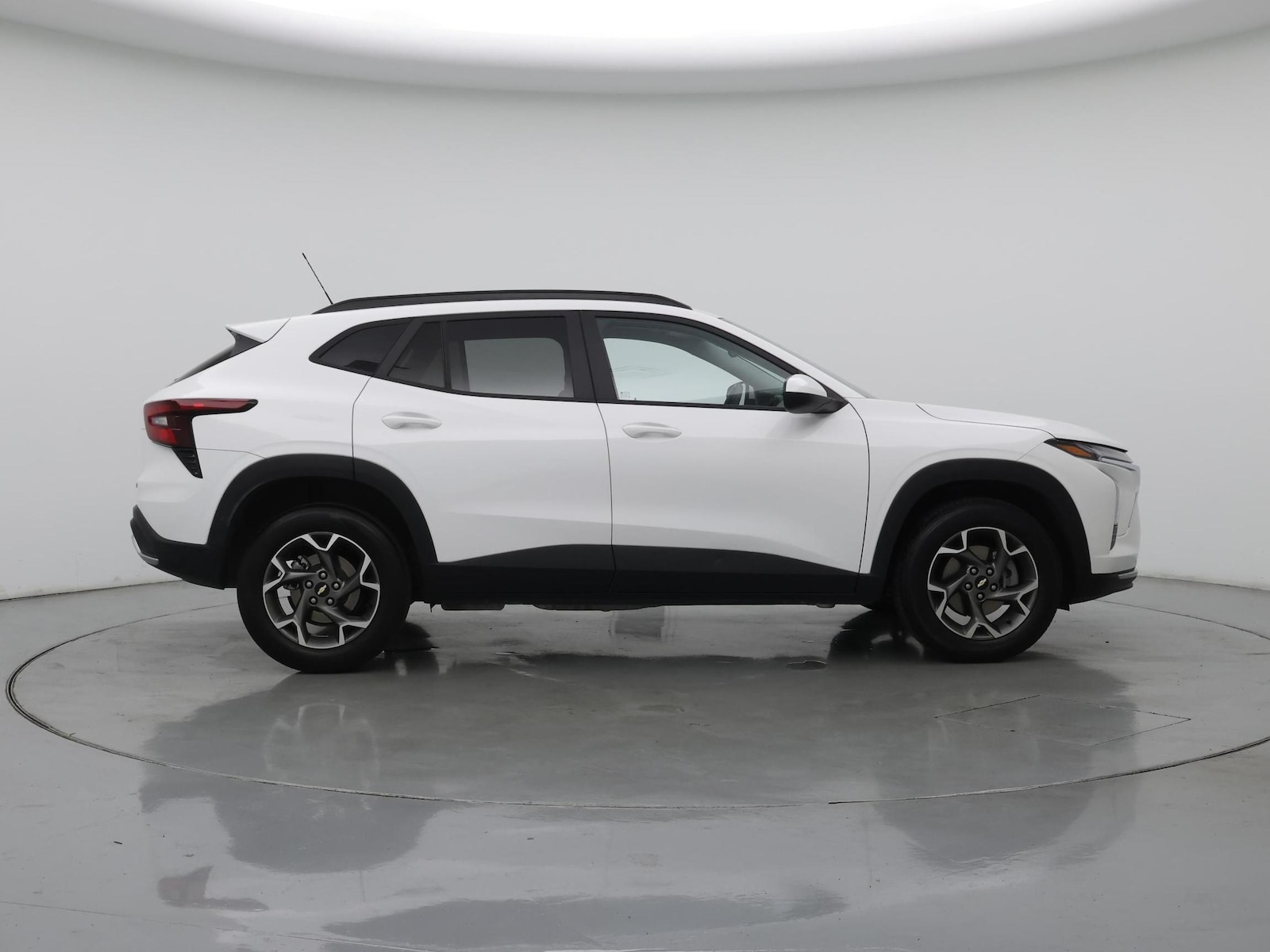 2025 Chevrolet Trax LT - Photo 8