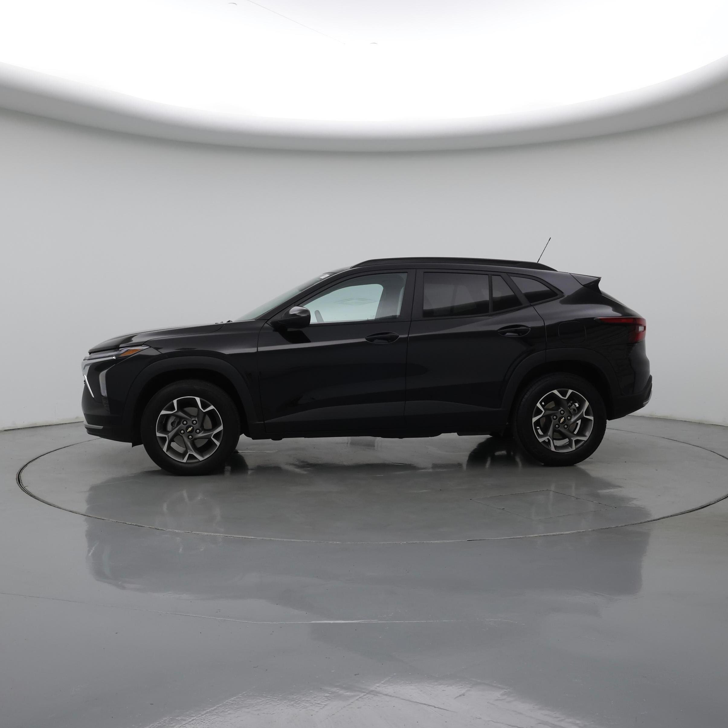 Thumbnail: 2025 Chevrolet Trax - 3