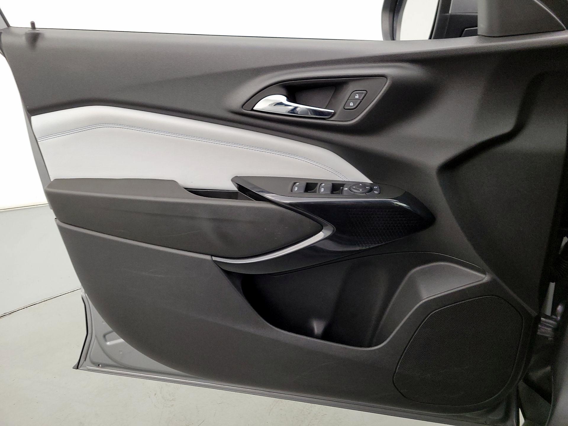 Thumbnail: 2025 Chevrolet Trax - 12