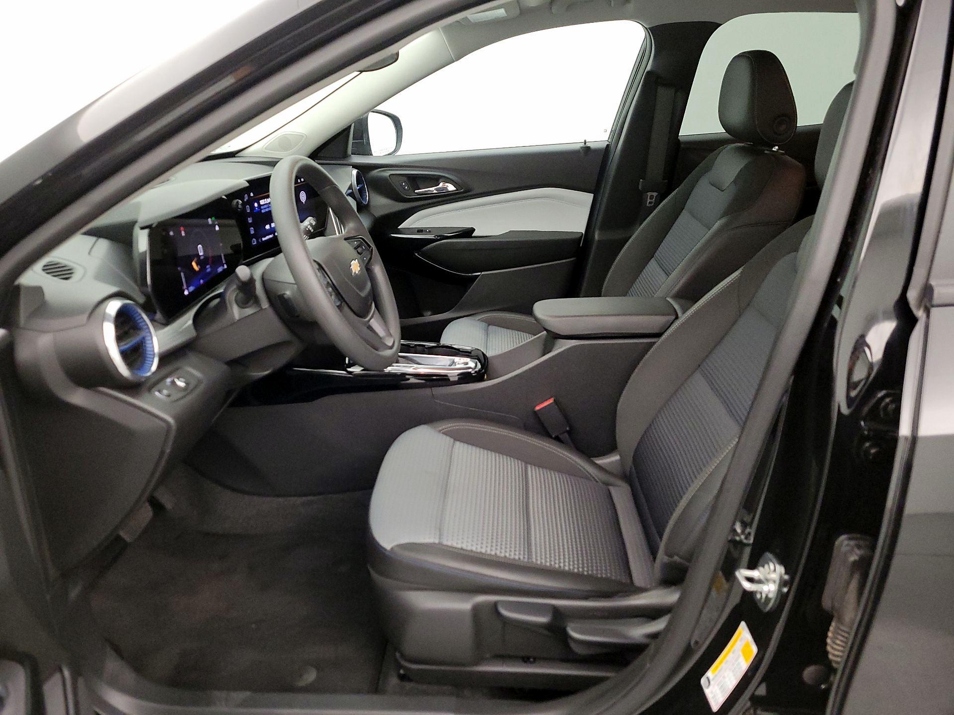 Thumbnail: 2025 Chevrolet Trax - 11