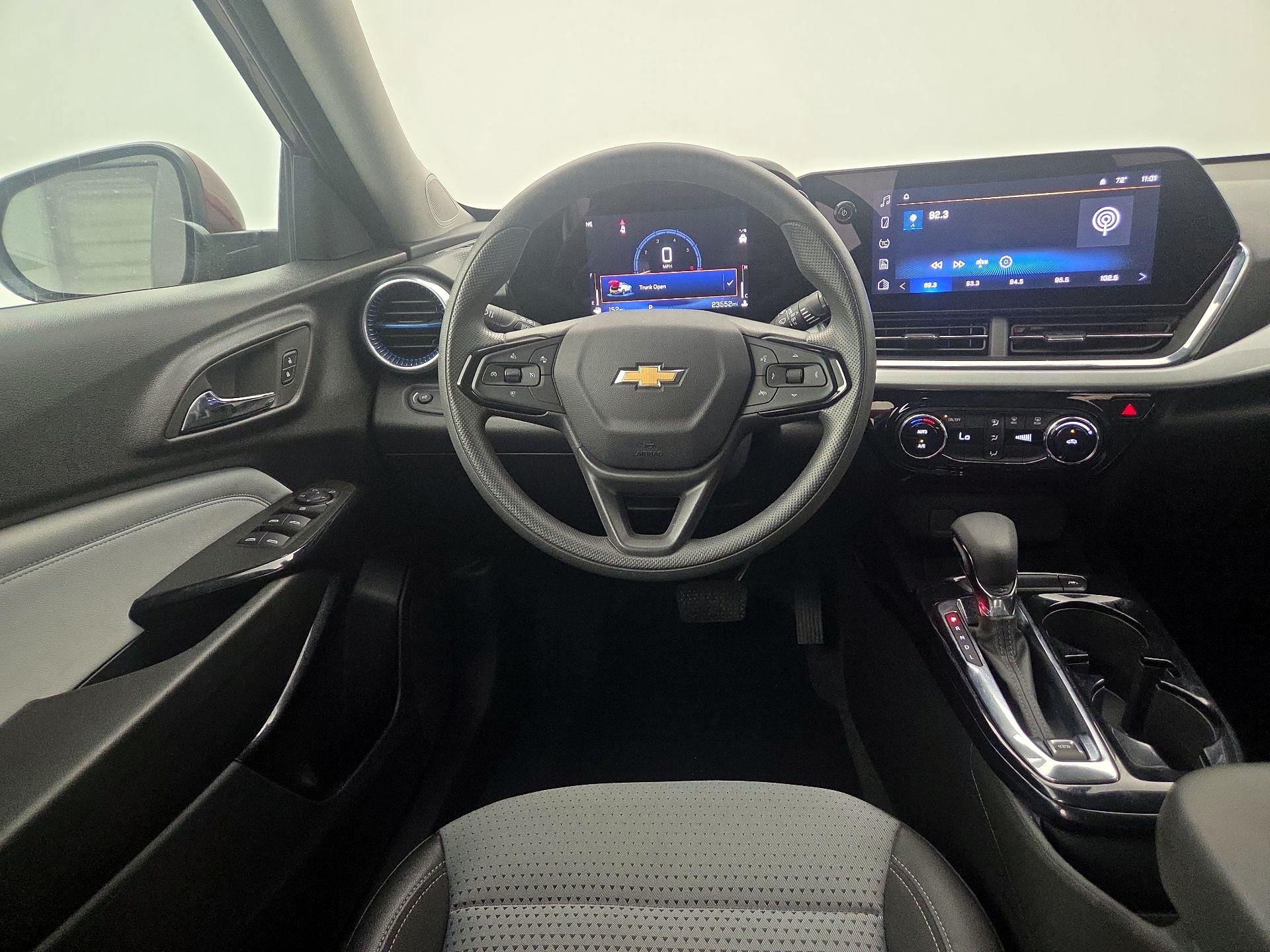 Thumbnail: 2025 Chevrolet Trax - 10