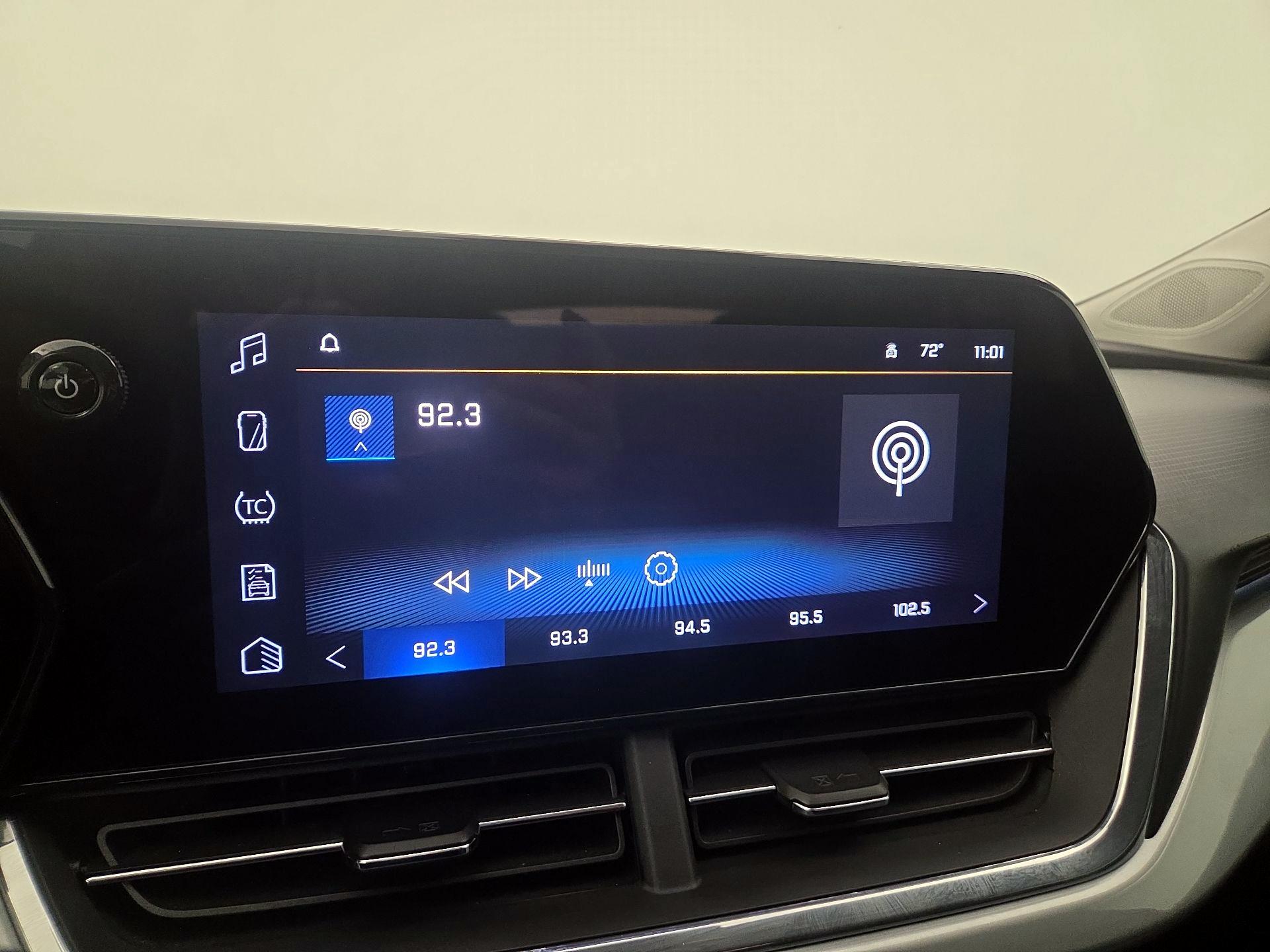 Thumbnail: 2025 Chevrolet Trax - 15