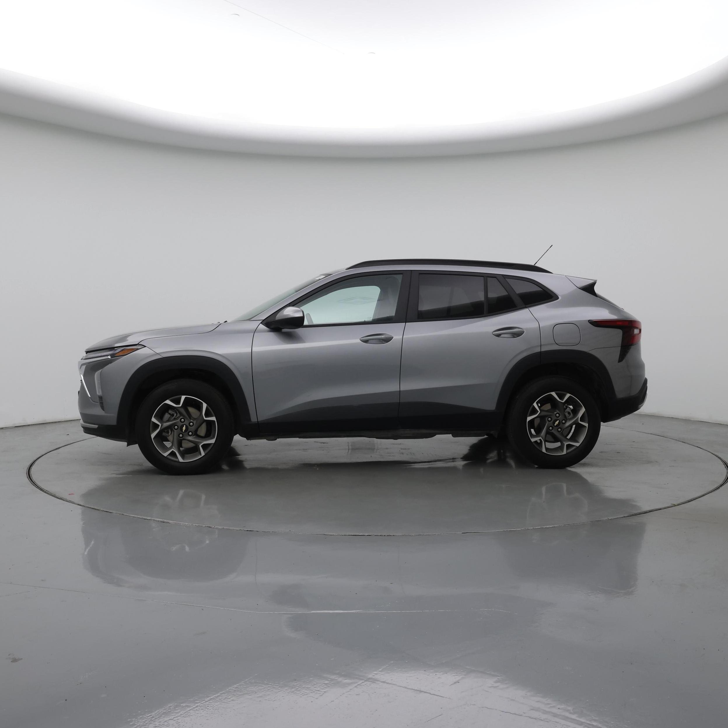 Thumbnail: 2025 Chevrolet Trax - 3