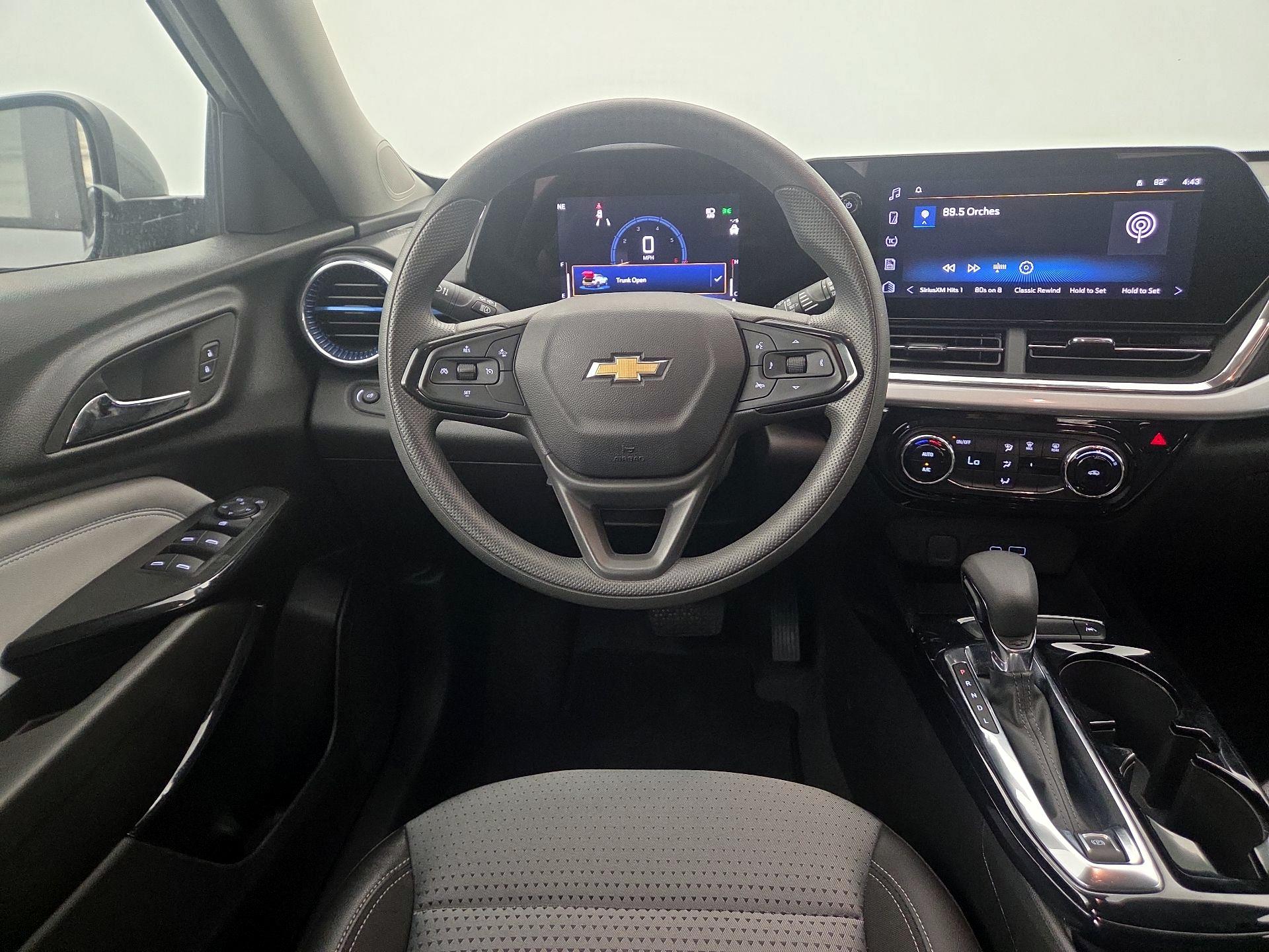 Thumbnail: 2025 Chevrolet Trax - 10