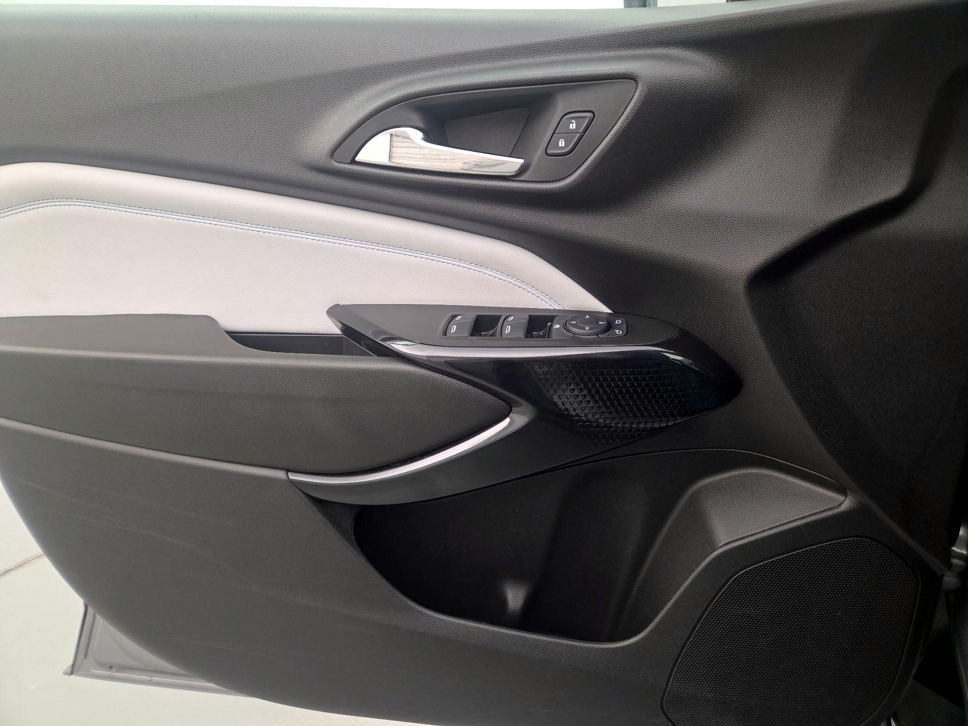 Thumbnail: 2025 Chevrolet Trax - 12