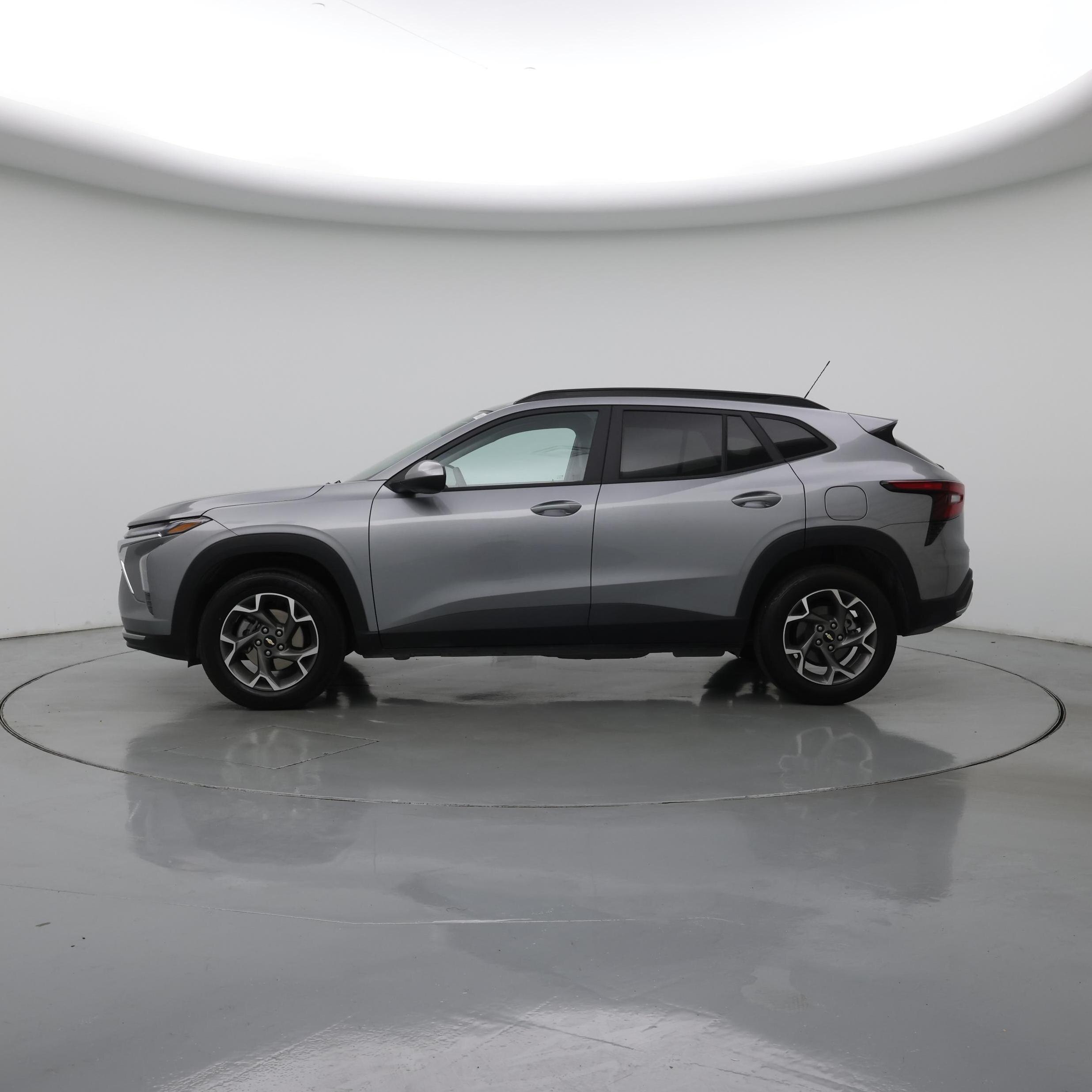Thumbnail: 2025 Chevrolet Trax - 3
