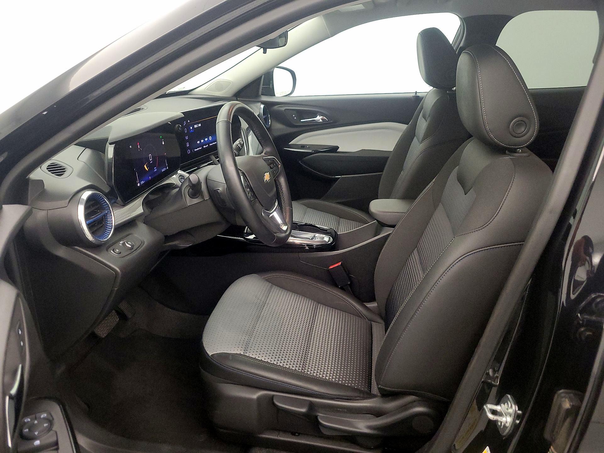 Thumbnail: 2025 Chevrolet Trax - 11