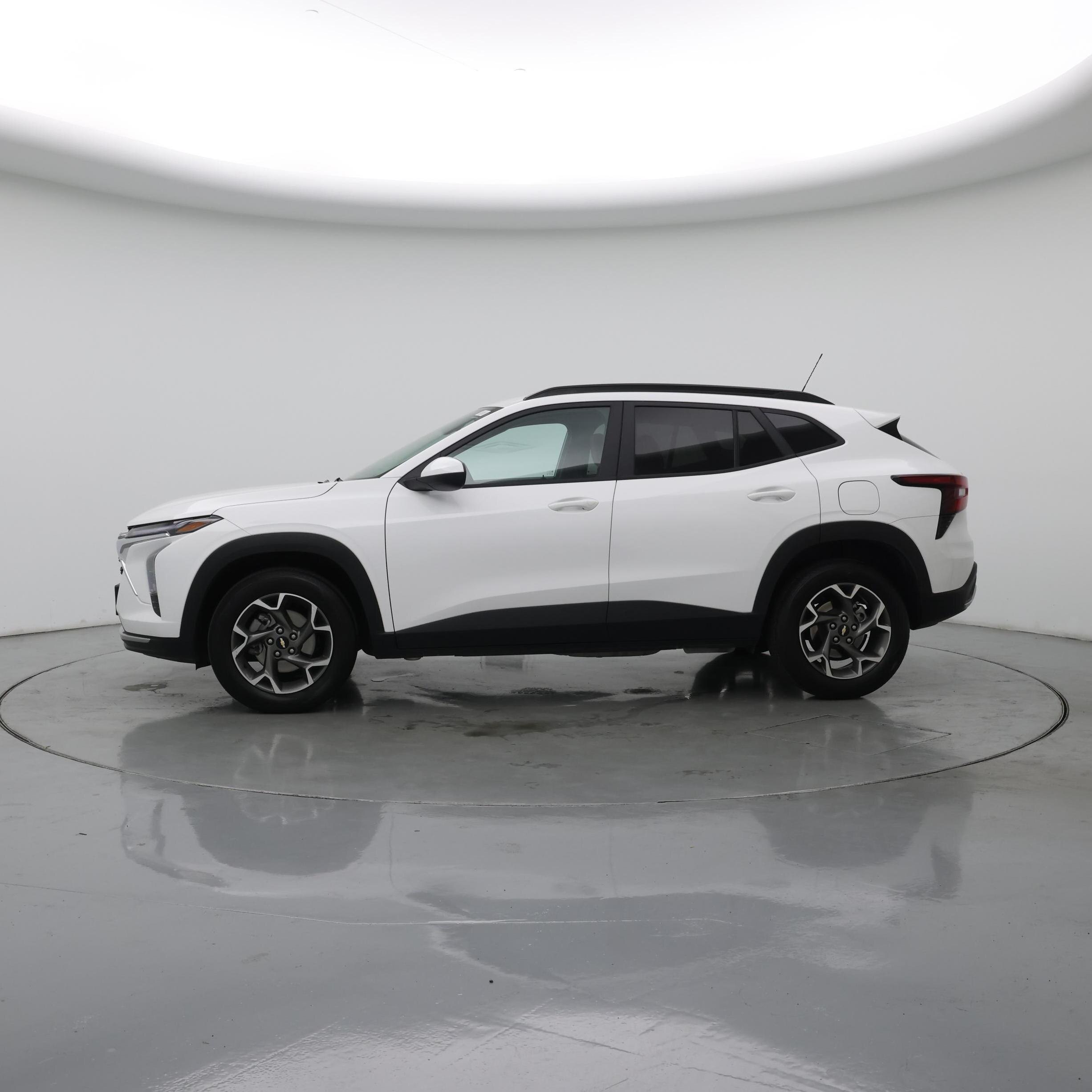 Thumbnail: 2025 Chevrolet Trax - 3
