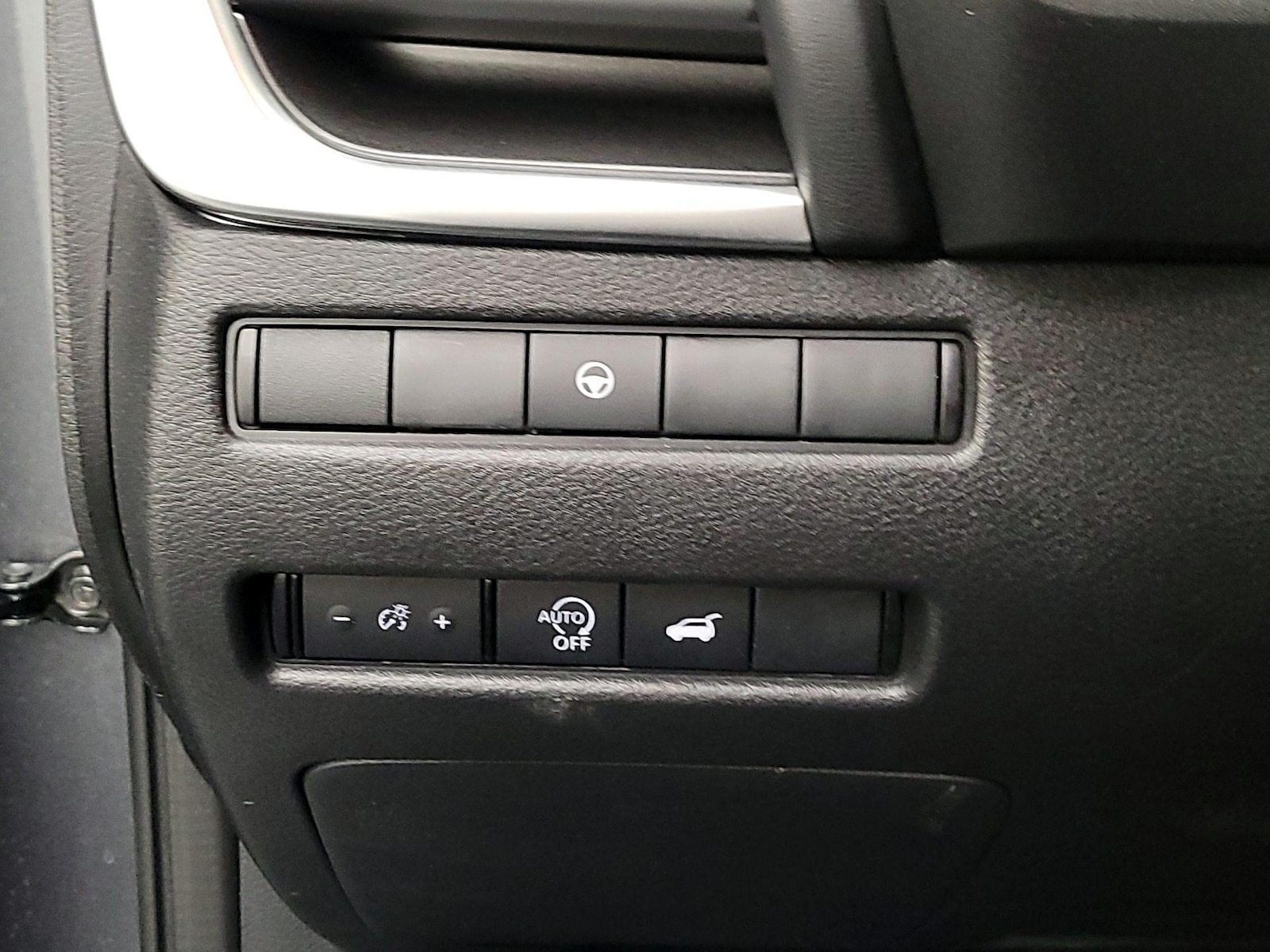 2025 Nissan Rogue SV - Photo 12