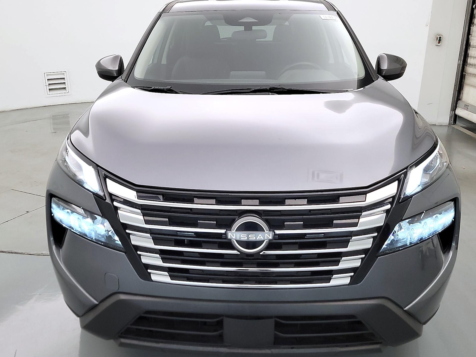 2025 Nissan Rogue SV - Photo 2