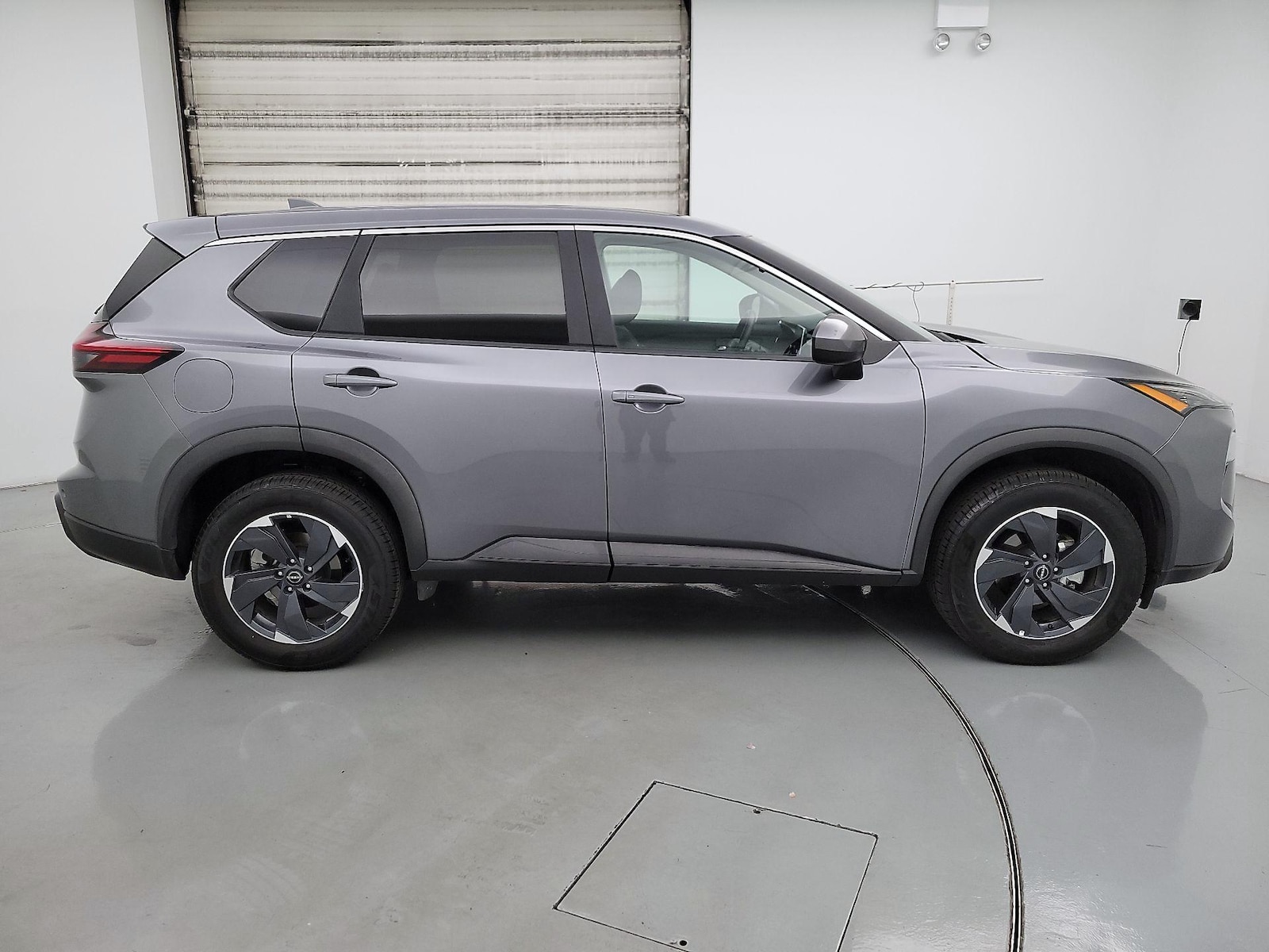 2025 Nissan Rogue SV - Photo 4