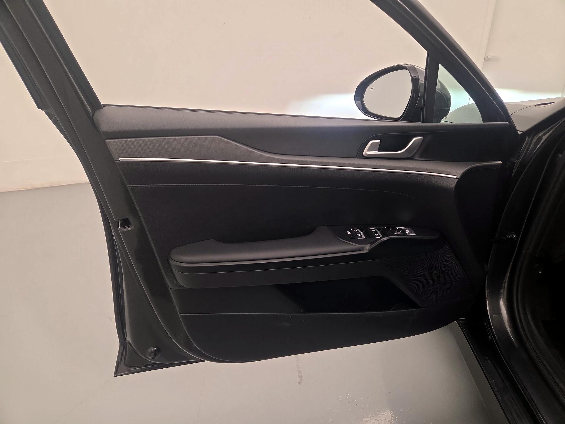 Thumbnail: 2025 Kia K5 - 10
