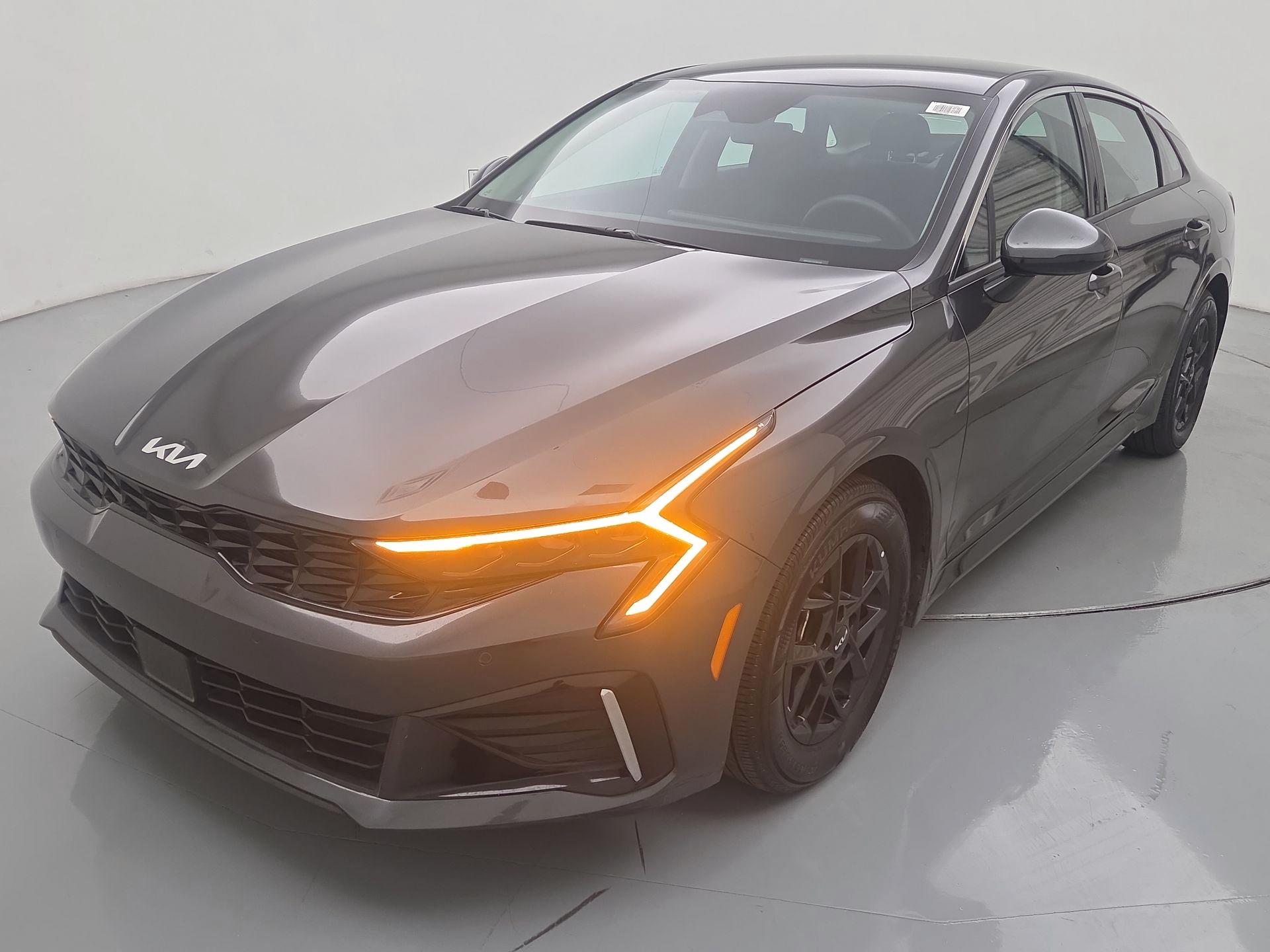 Thumbnail: 2025 Kia K5 - 3