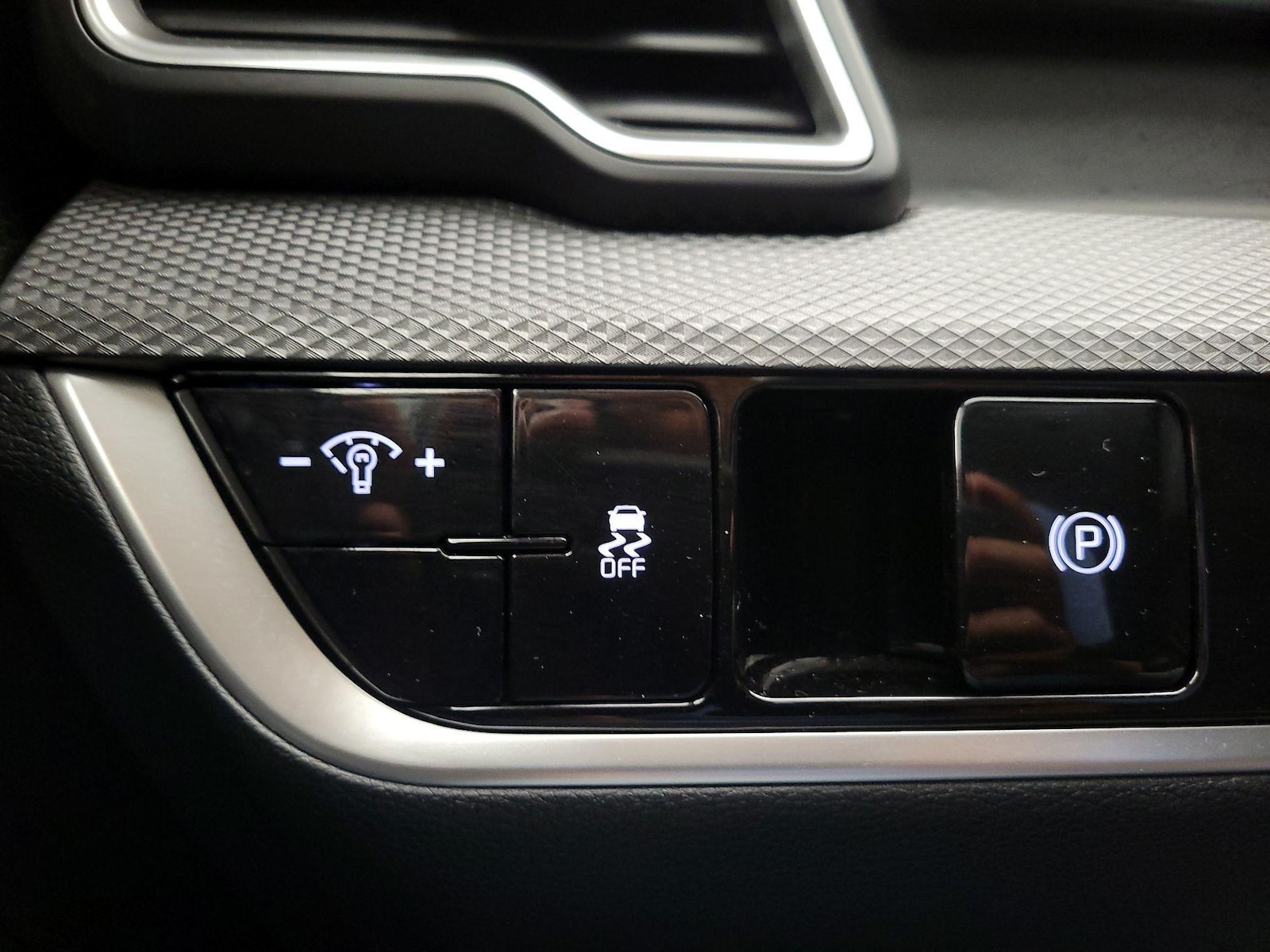 2025 Kia Sportage LX - Photo 14
