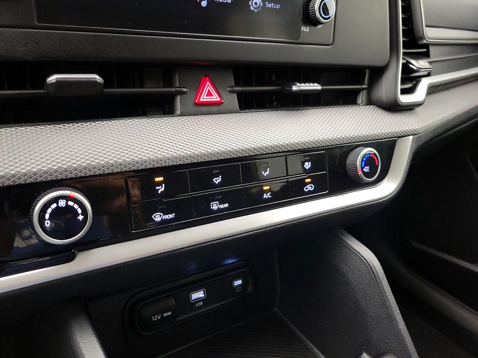 2025 Kia Sportage LX - Photo 17