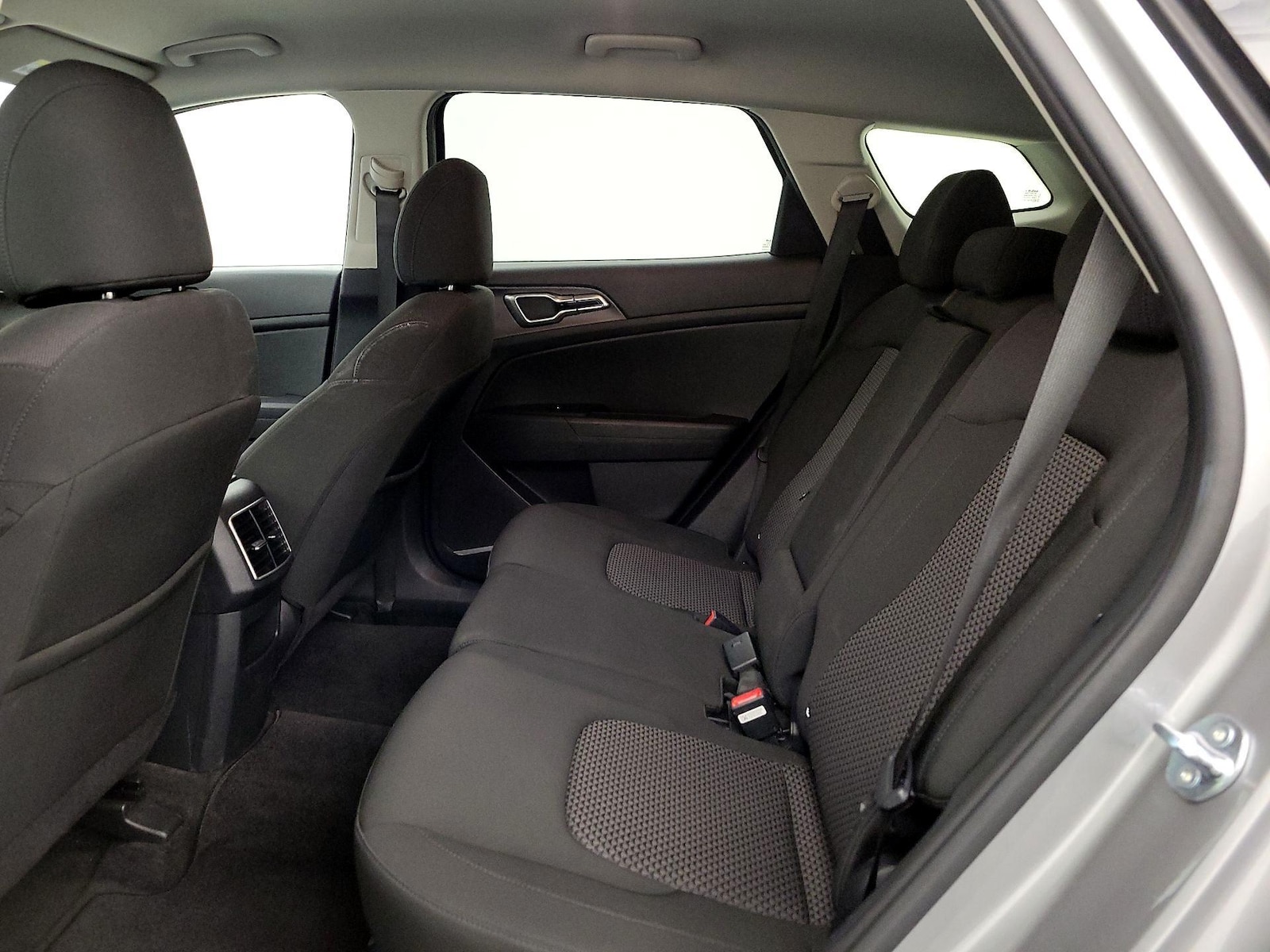 2025 Kia Sportage LX - Photo 20