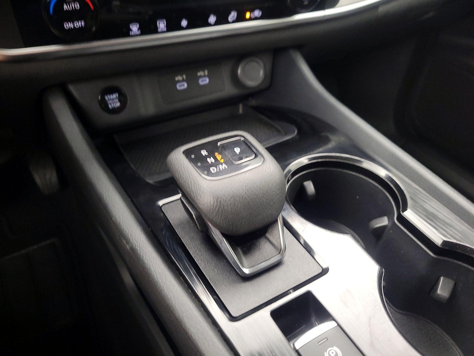 2025 Nissan Rogue SV - Photo 18