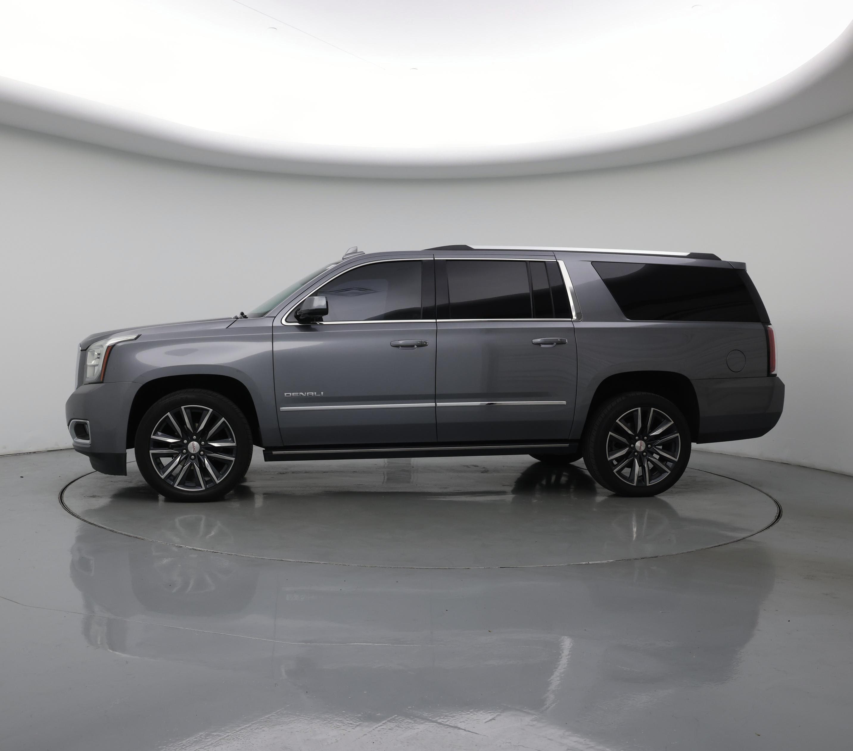 Thumbnail: 2020 GMC Yukon XL - 3