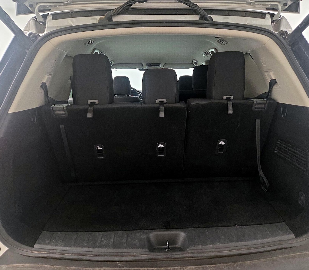 Trunk/Cargo (Seats Up)