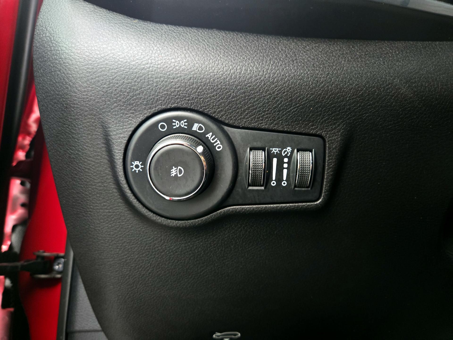 Thumbnail: 2022 Jeep Compass - 13